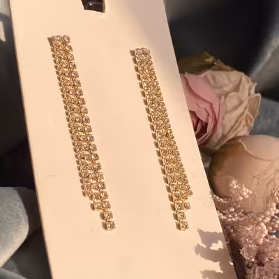 خرید و قیمت گوشواره دخترانه حراج به دلیل افتادن یکی از نگین ها