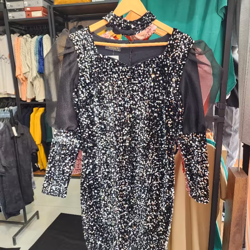 پیراهن زنانه مجلسی مخمل پولکی استین تور سایزبندی 38 تا 44 در رنگ قرمز و صورتی و سفید و مشکی