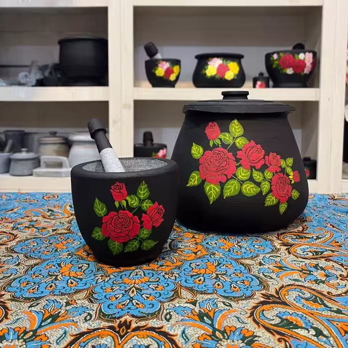 ست دیزی سنگی 6 نفره و هاون نقاشی شده با طرح گل قرمز 