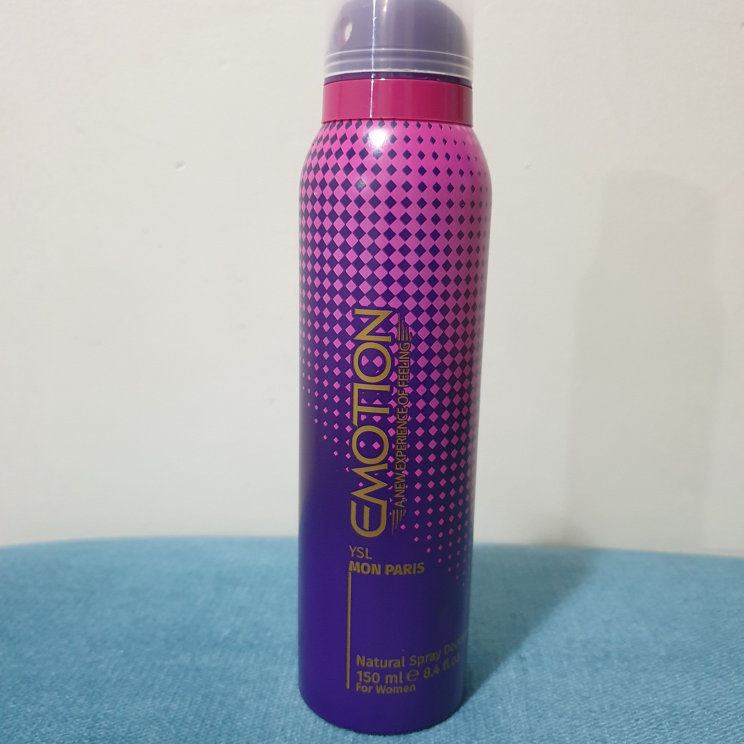 اسپری زنانه بدن ایموشن Emotion رایحه MON PARISحجم 150 میلی لیتر