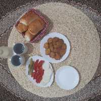 سفره حصیری80سانتیریز بافت وتمیزرومیزیوفرشینه هم میشه استفاده کرد در ابعاد مختلف به دلخواه مشتری هم بافته میشه (پس کرایه)