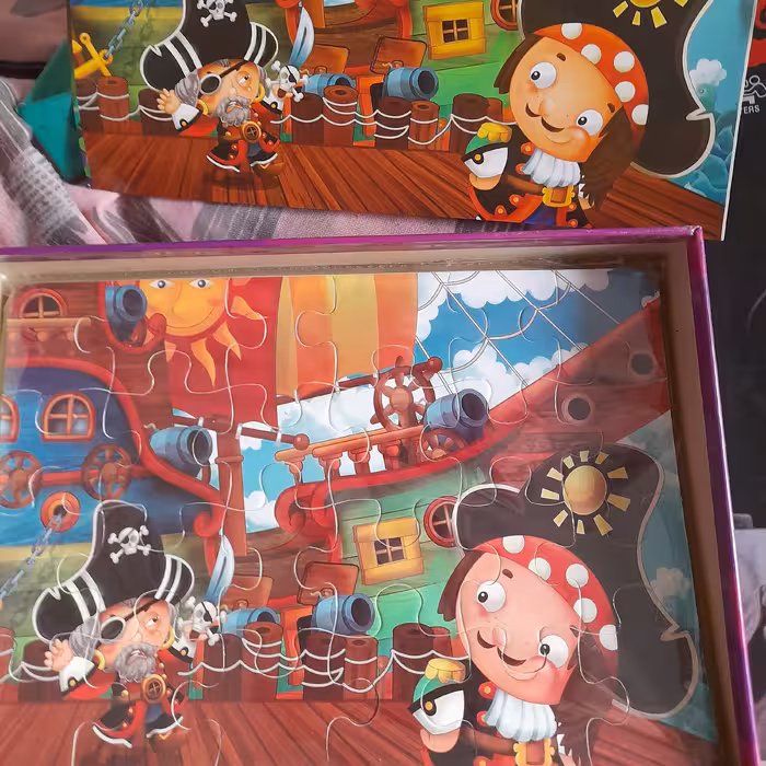 پازل 24 تیکه کارتونی بسیار زیبا جنس پازل ها استثنایی وبادوام هستند