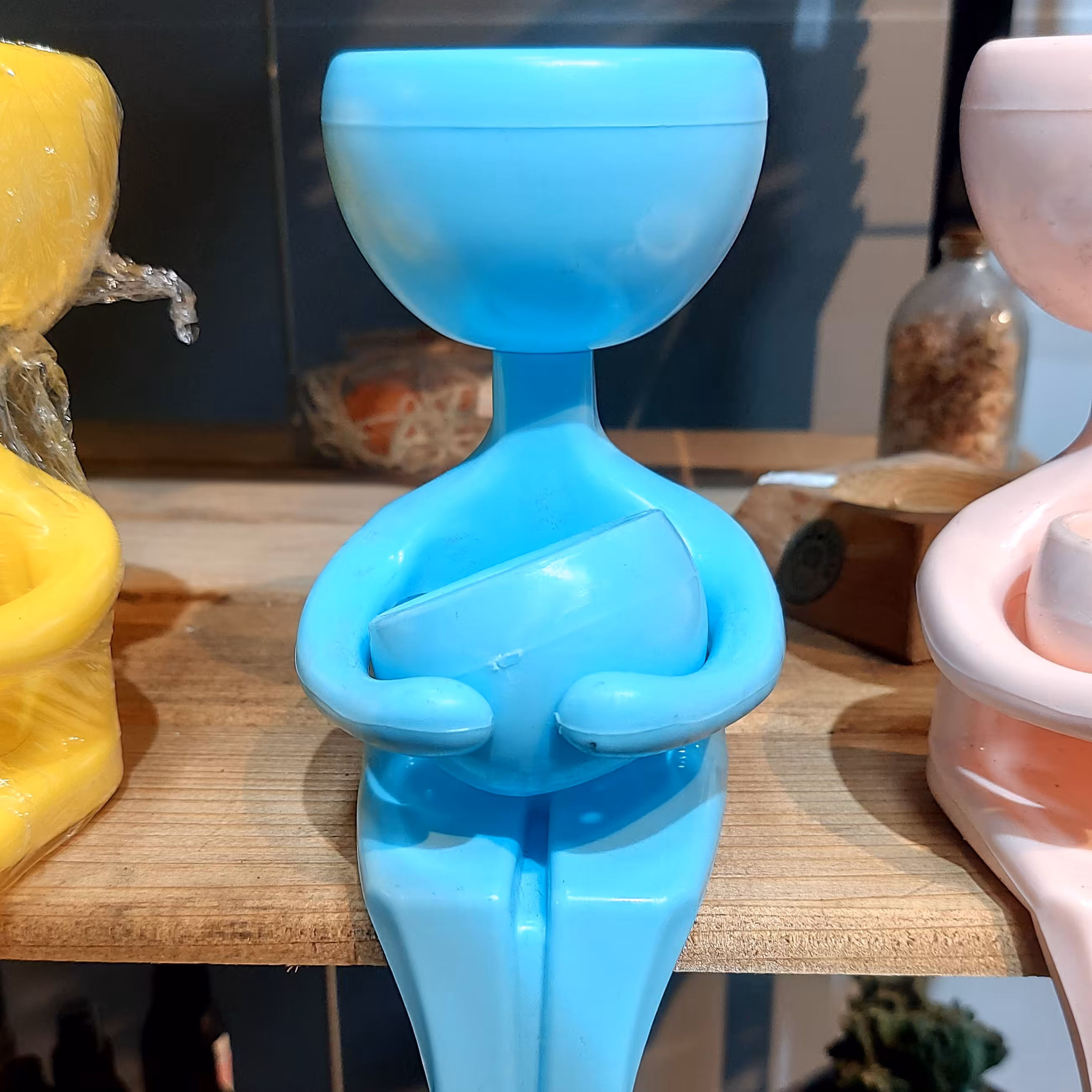 گلدان پلاستیکی طرحِ مادر دو عددی(رنگ سفید موجود نیست)