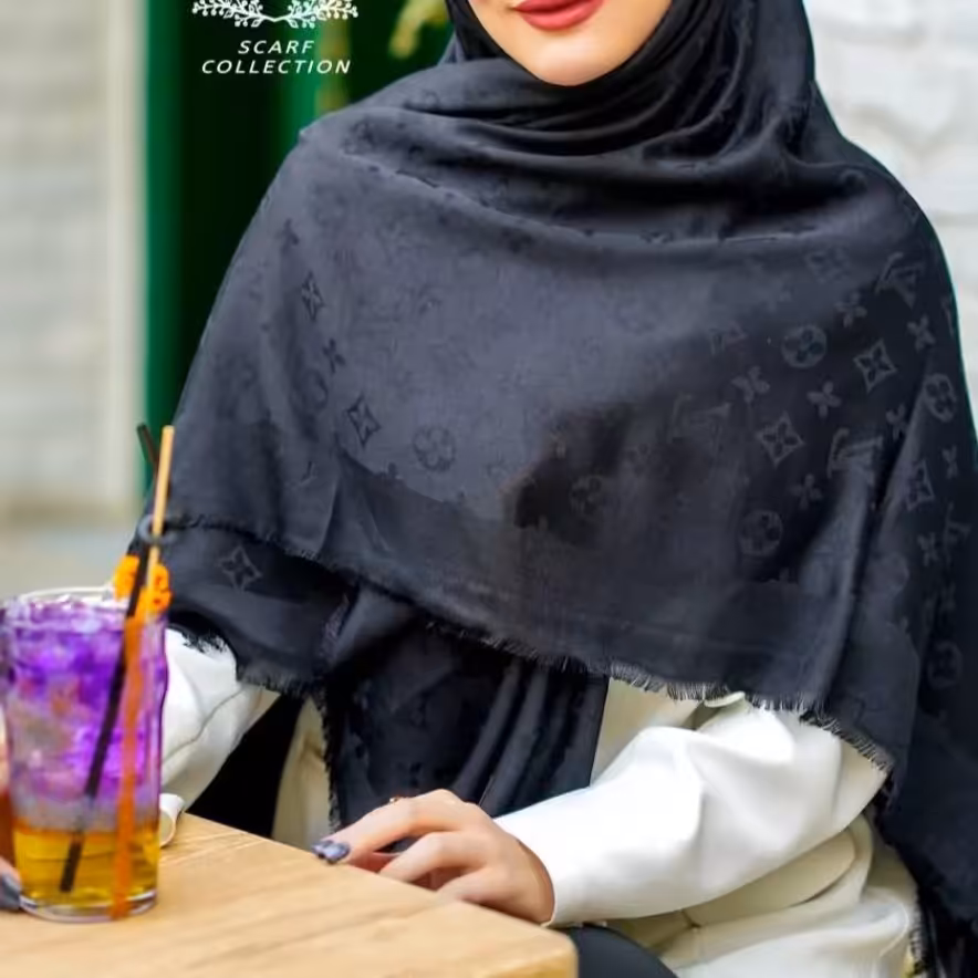  روسری ژاکارد  مشکی مجلسی طرح 1قواره 140
کاملا مشکی و با کیفیت
رنگ 