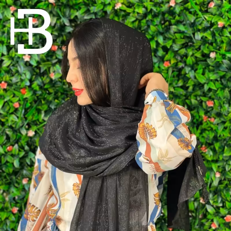 شال حریر شاین سه رنگ مختلف اماده ارسال  ابعاد شال 80سانت در2متر ایستایی خوبی داره شیک 