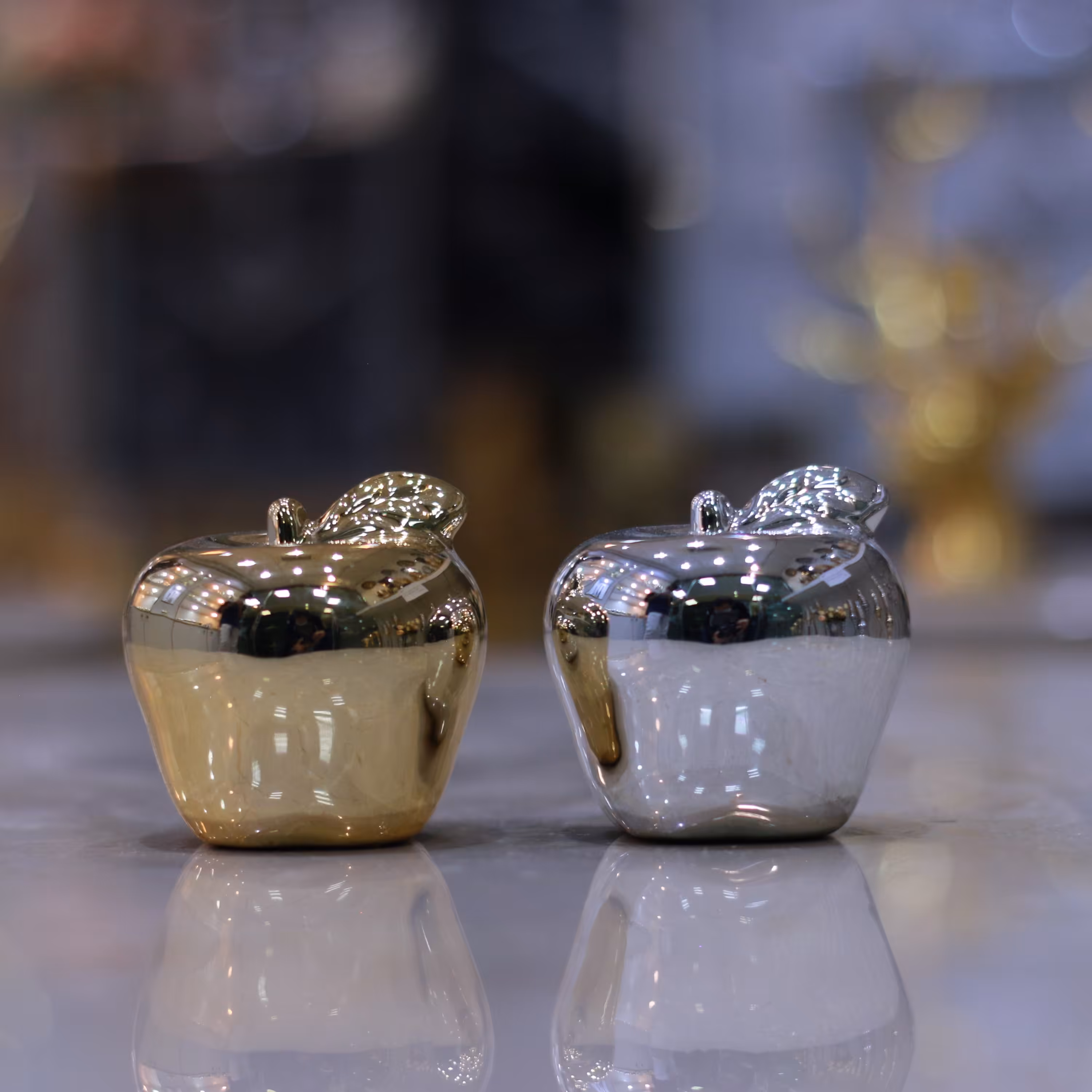 اکسسوری دکوری سیب سرامیکی طلایی و نقره ای 