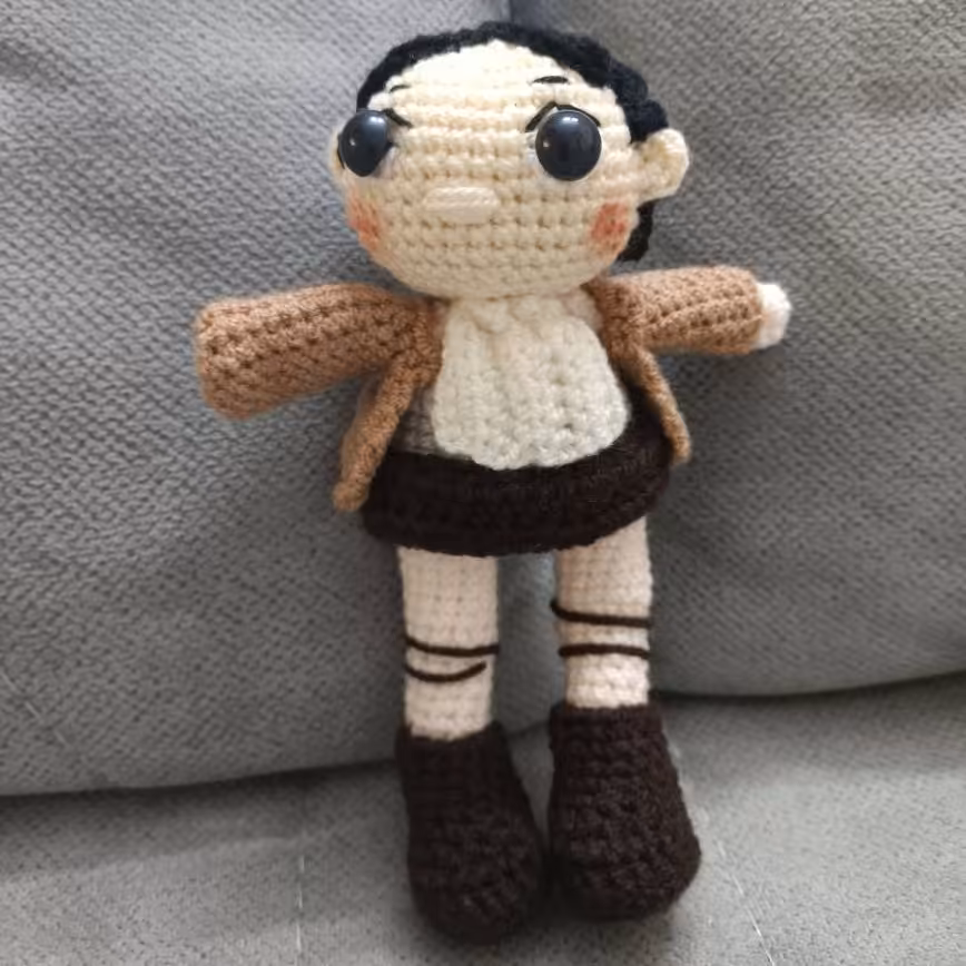 عروسک بافتنی مدل Attack on titan levi ackerman کد AOT01
