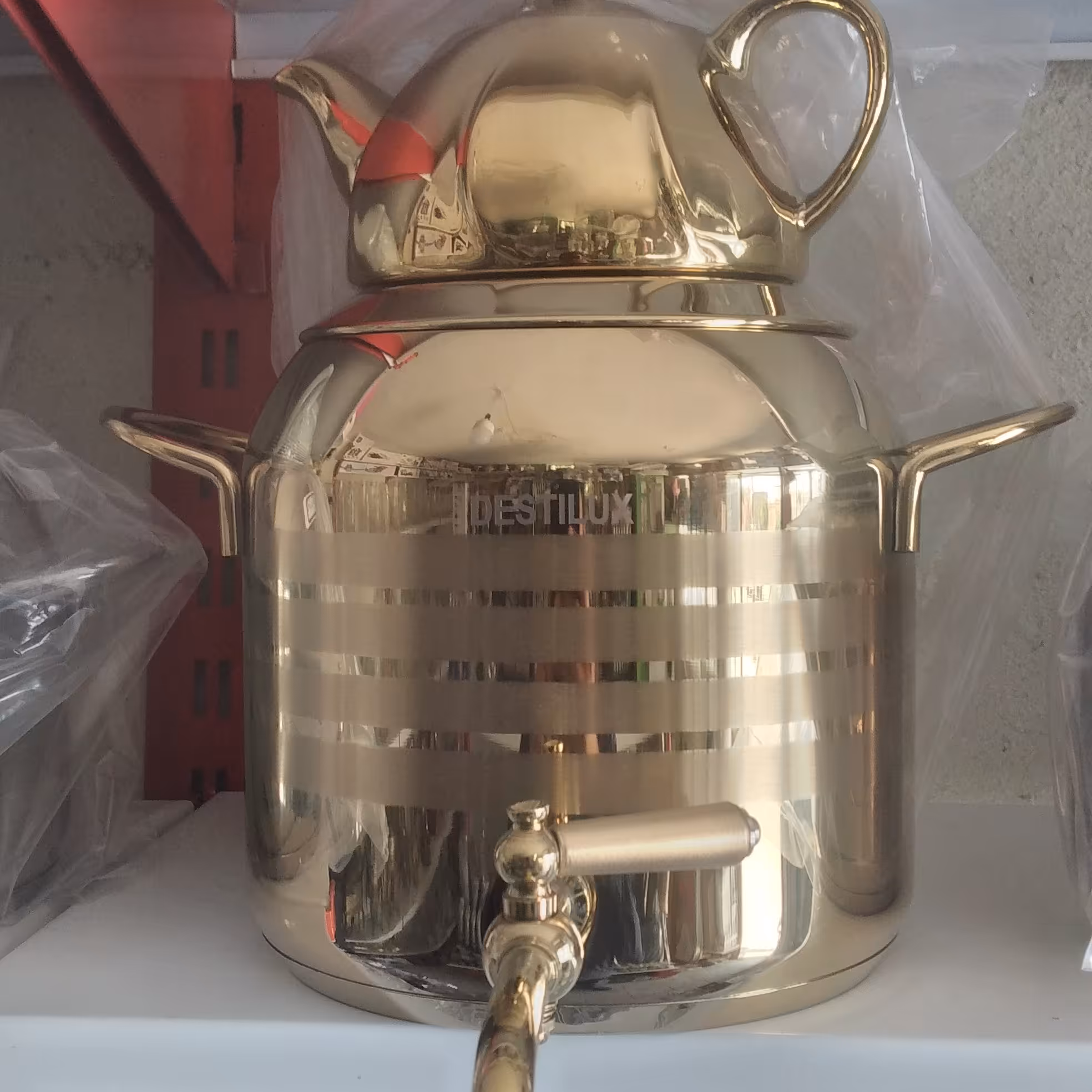 کتری قوری دستیلوکس طلایی (پس کرایه)