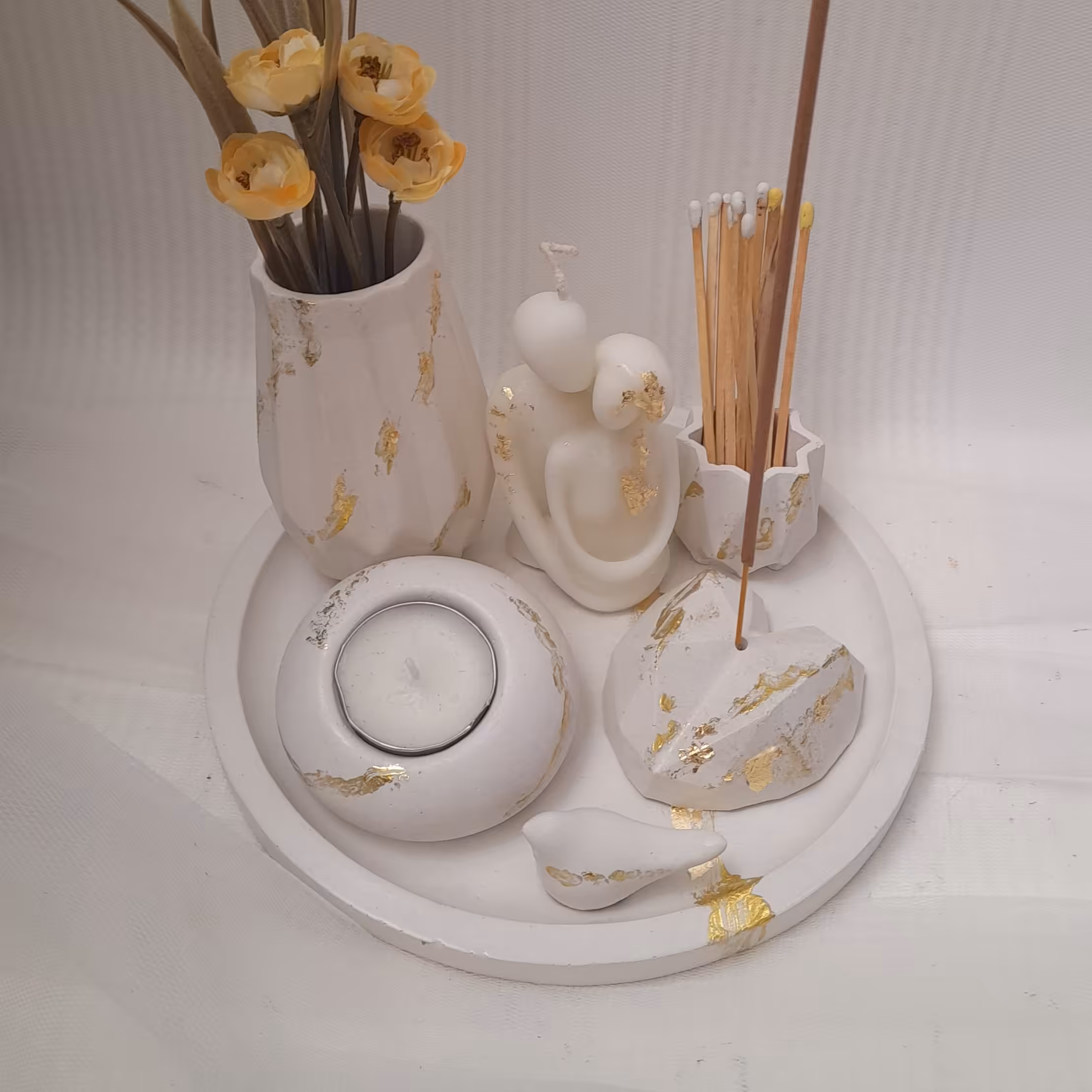 ست بتنی طلاکوب با شمع آغوش مناسب دکور و هدیه (پس کرایه)