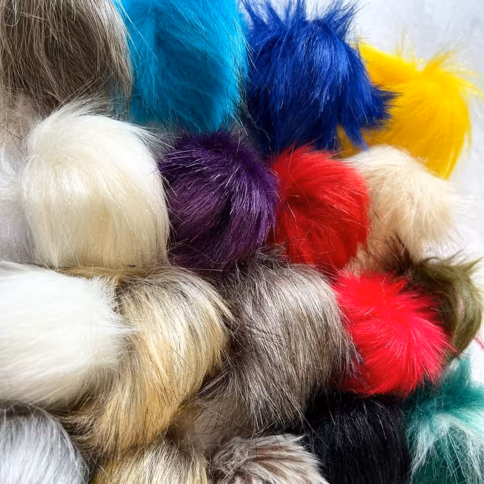 پوم پوم های رنگی در بسته های 5 تایی در رنگ بندی متنوع