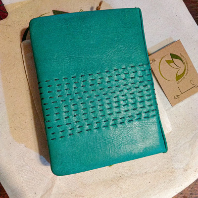 دفتر دست دوز جلد چرم طبیعی روگا چرم