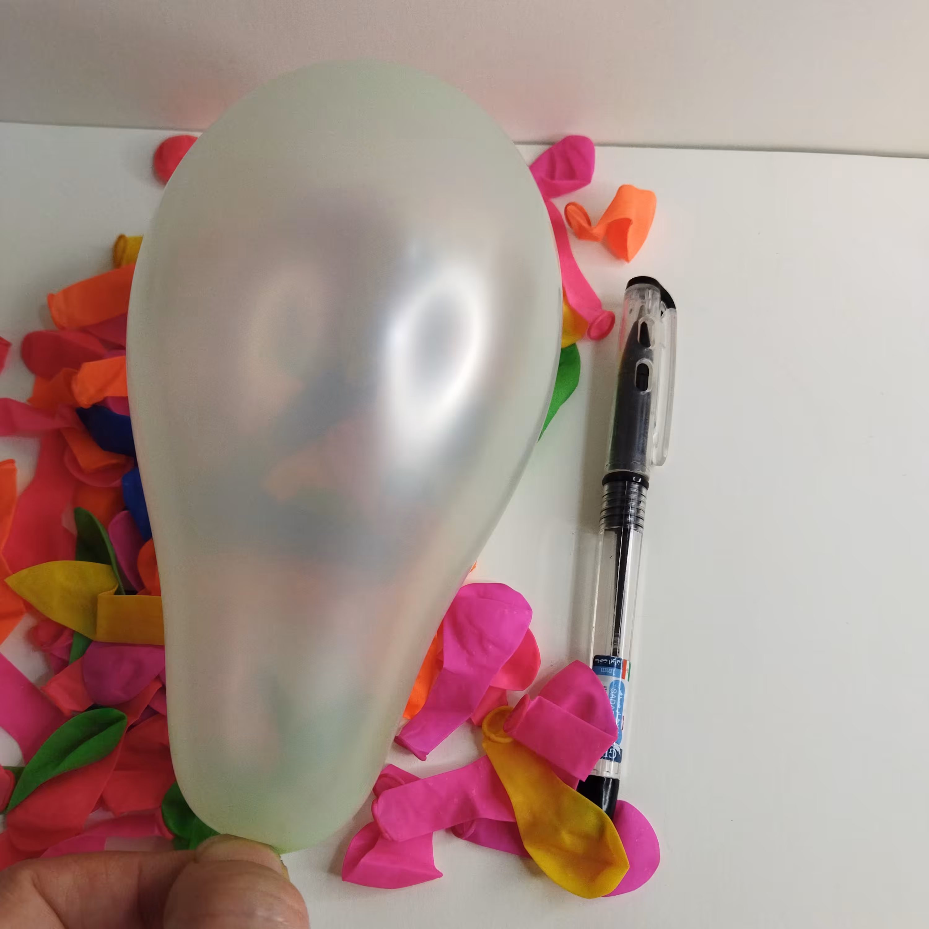 بادکنک تولد کوچک سایز باد نشده اندازه انگشت دست،ظریف و مناسب تولد