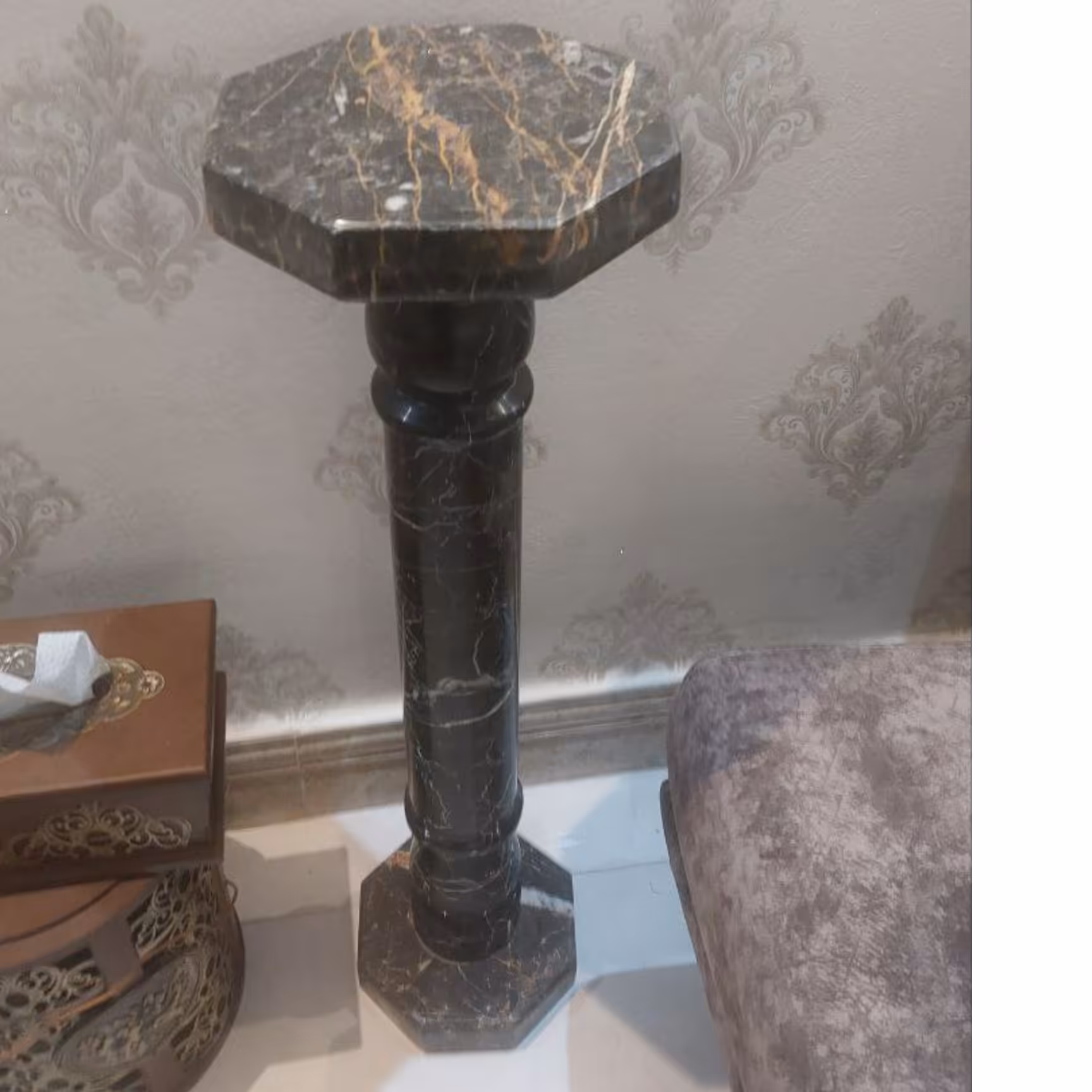 میز و پایه سنگی ( میز تلفن ) مرمریت گلدن بلک (پس کرایه)