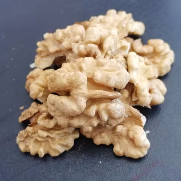 مغز گردوی درجه یک سفید(500گرمی)(ارسال رایگان)