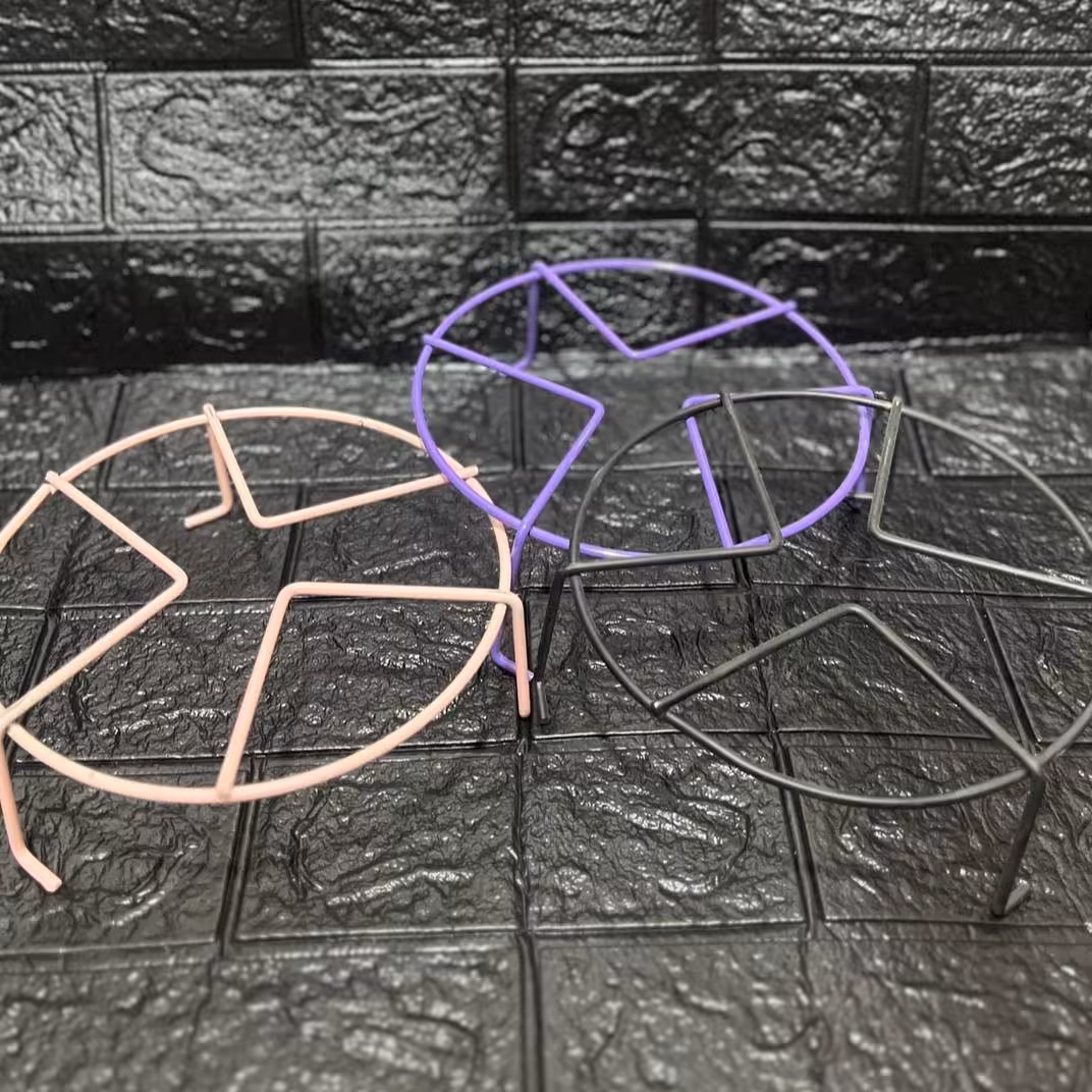 زیر قابلمه و زیر دیگی و زیر ماهیتابه فلزی وارداتی ضخیم رنگی
جنس فلزی 
دارای رنگ های زیبا و شیک 
قابل استفاده در همه جا ب