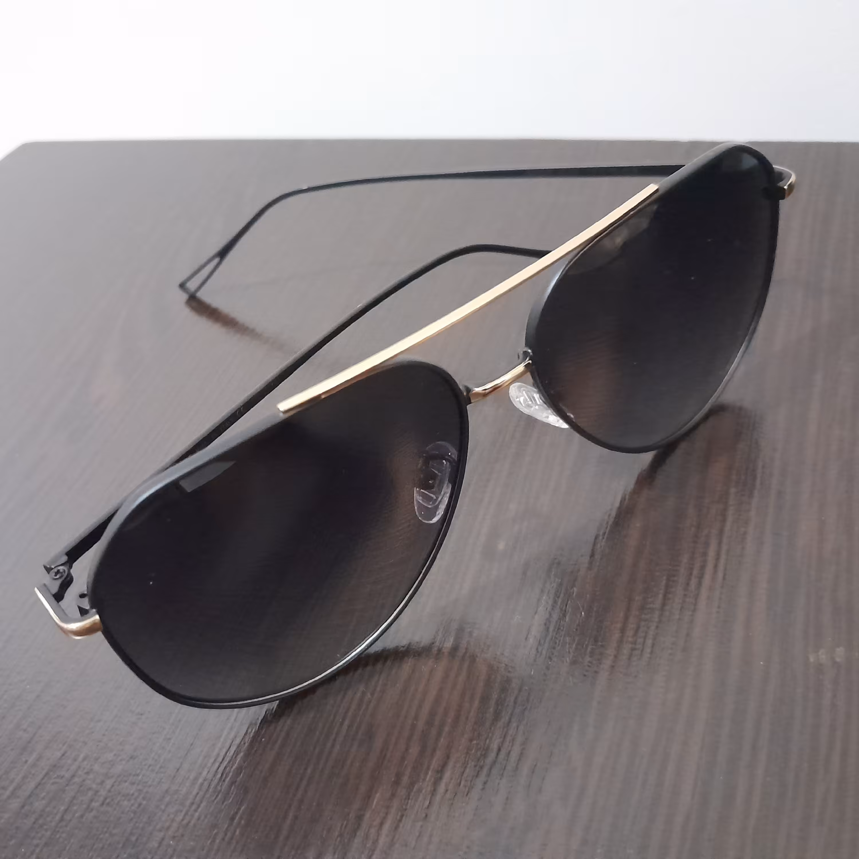 عینک آفتابی ،عینک پلاریزه ، دسته آلومینیوم ، دسته پمپ، مشکی رنگ ، مردانه