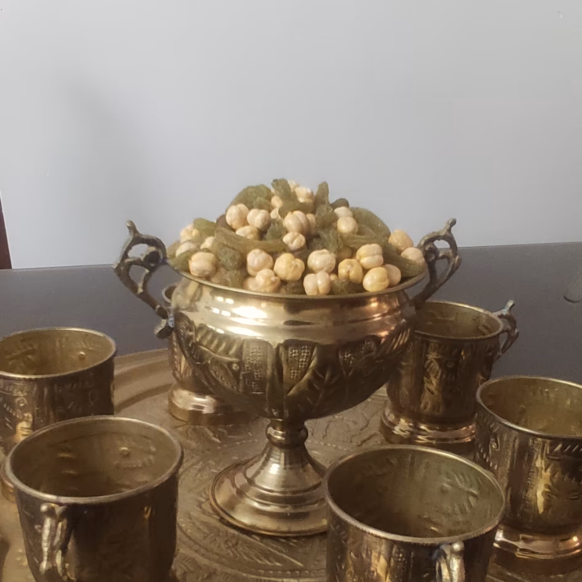 نخودچی کشمش تُرد و خوشمزه و تازه یک کیلویی 