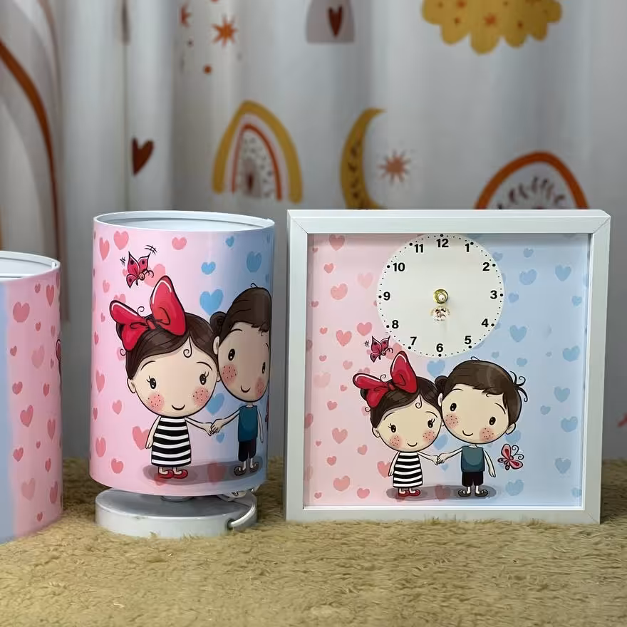 لوستر پایه کوتاه .ساعت و آباژور سیسمونی اتاق کودک چاپی(پسکرایه)