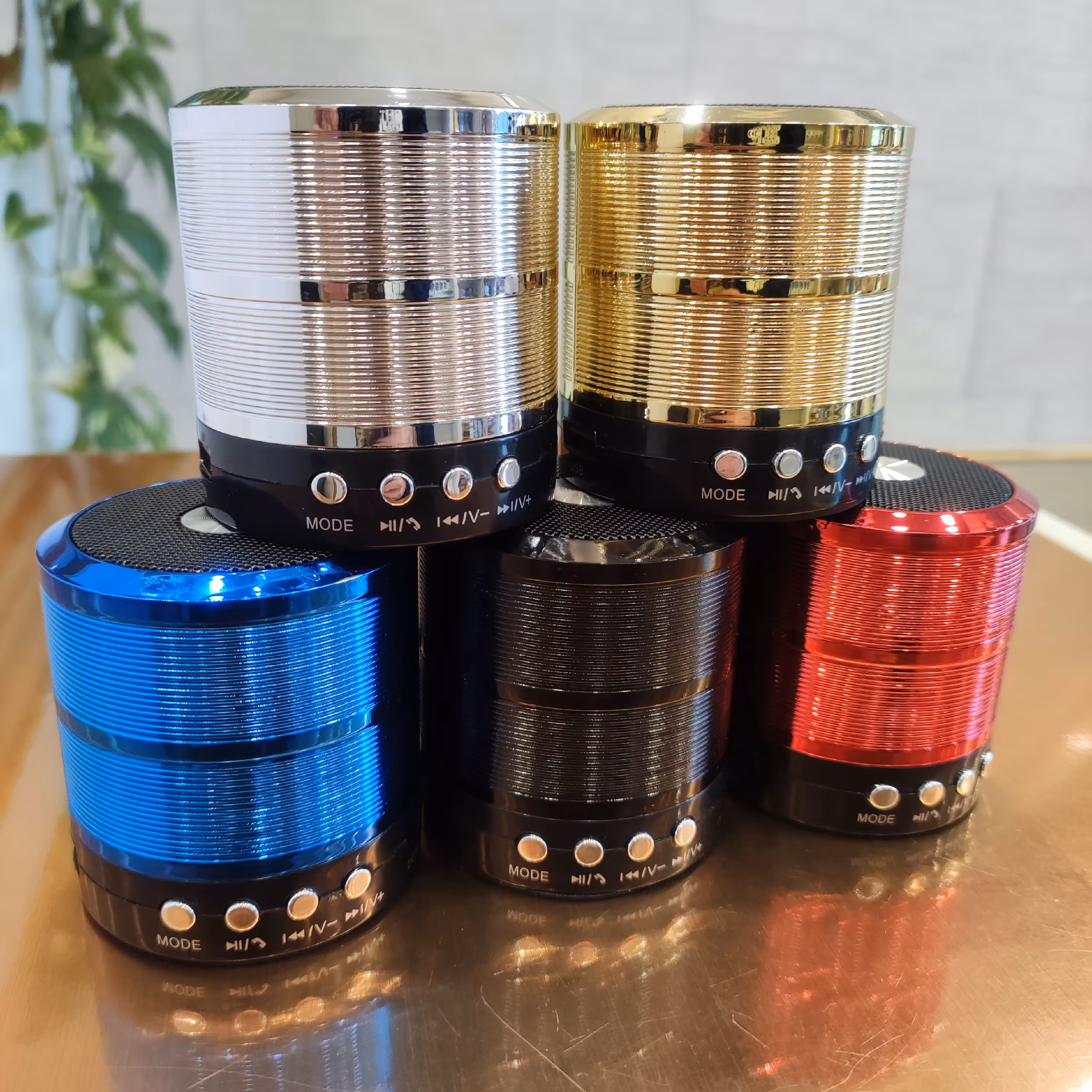 اسپیکر بلوتوثی قابل حمل مدل WS-887