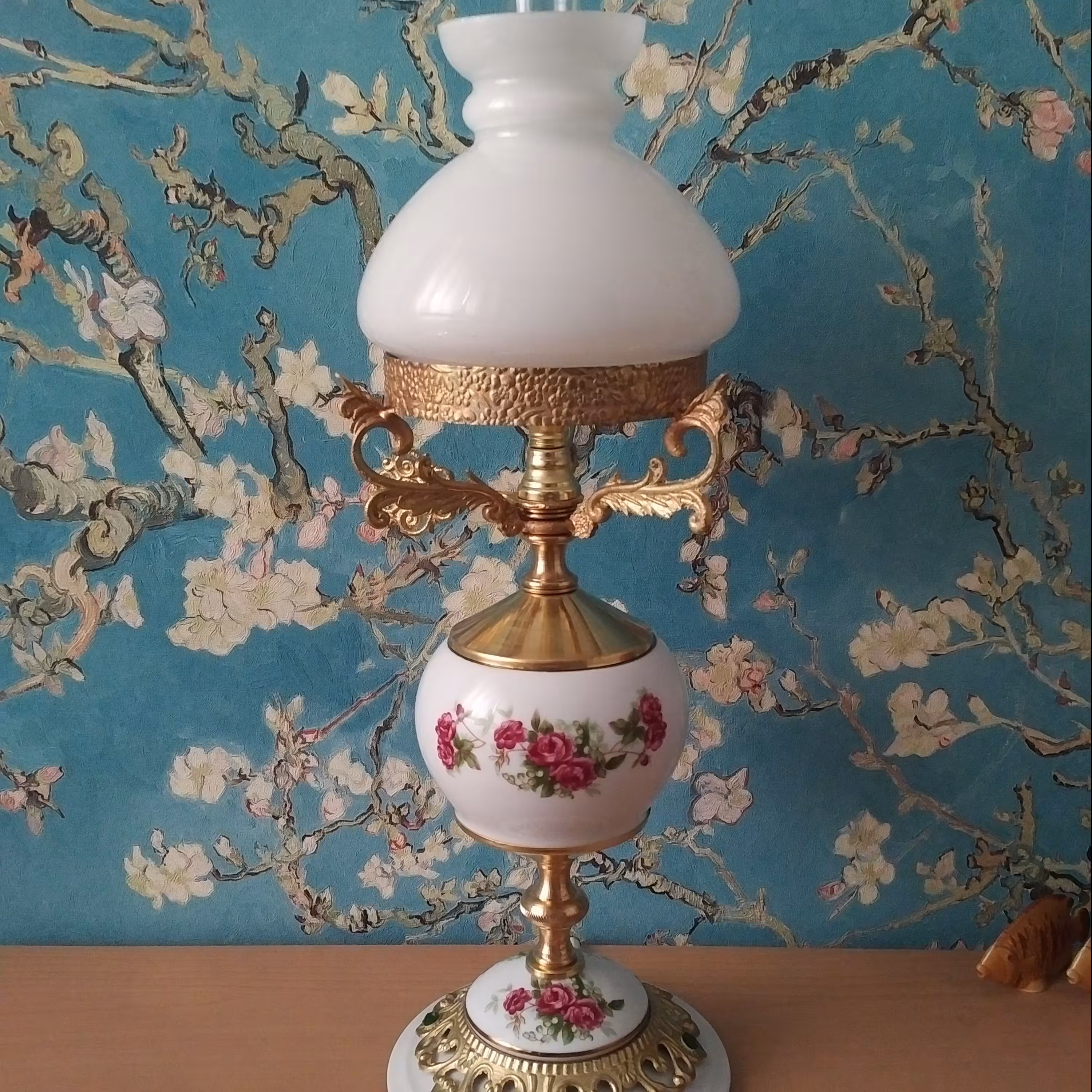 آباژور گل سرخی ارتفاع 50 سانت