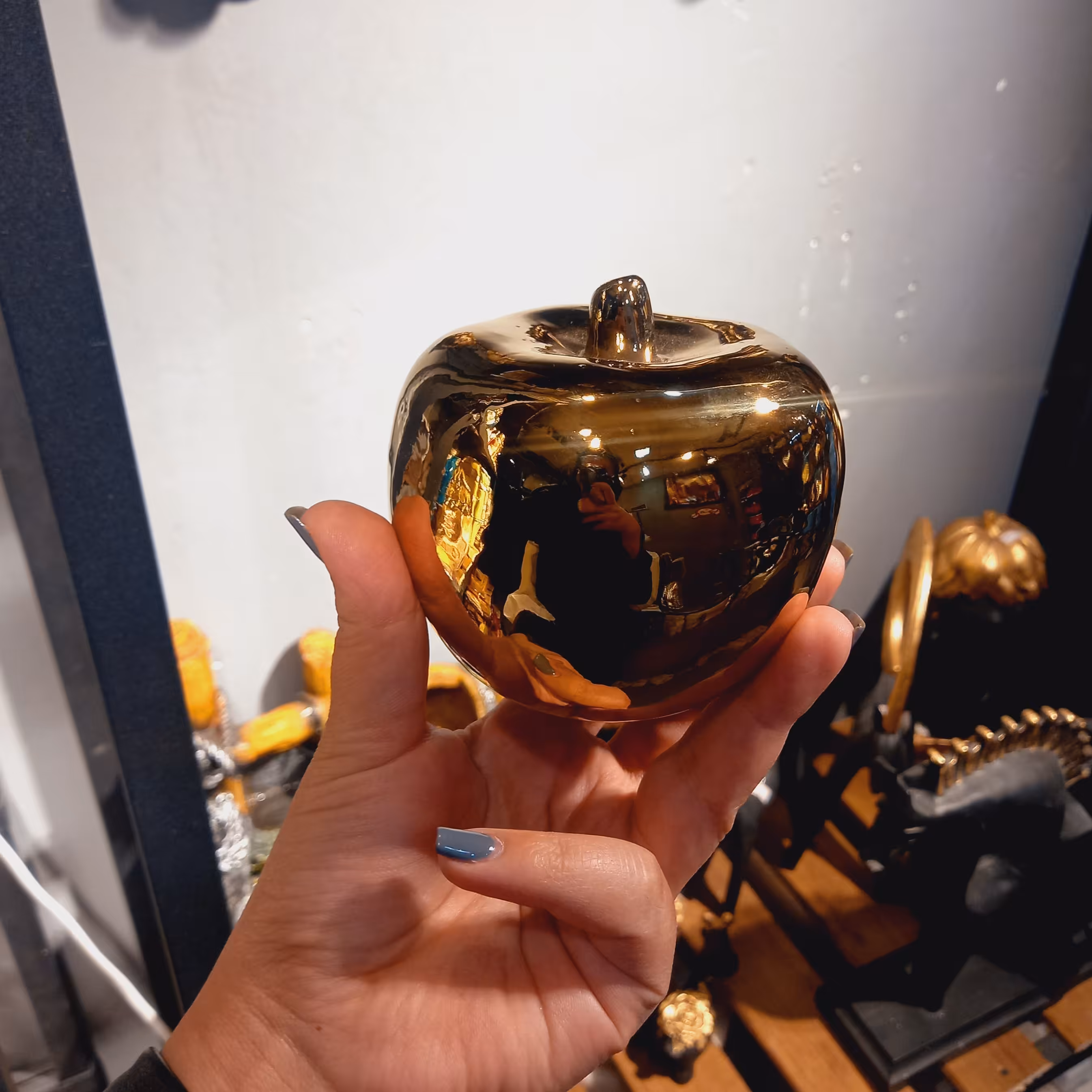 مجسمه سرامیک آبکاری سیب