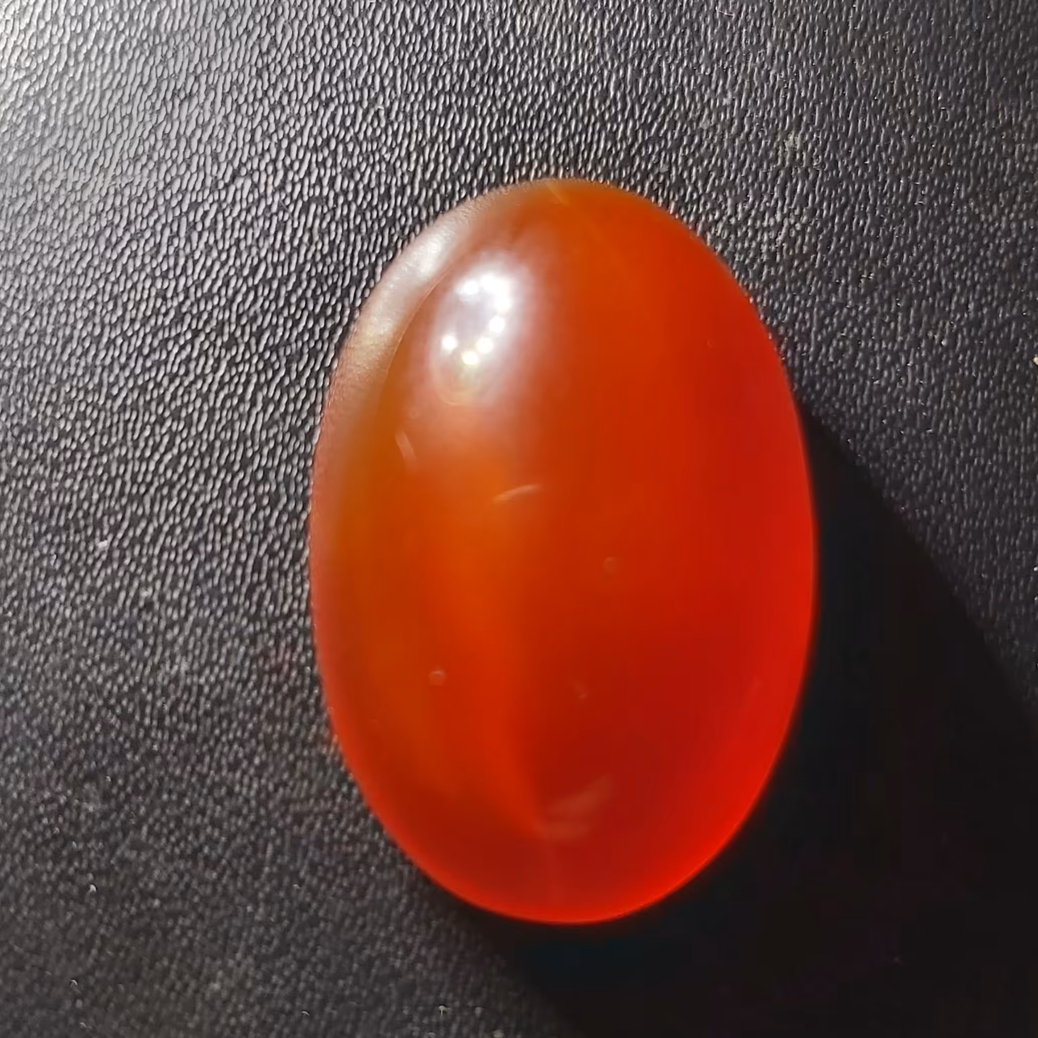 سنگ عقیق سرخ خراسان دامله  خوشرنگ با وزن 9/6