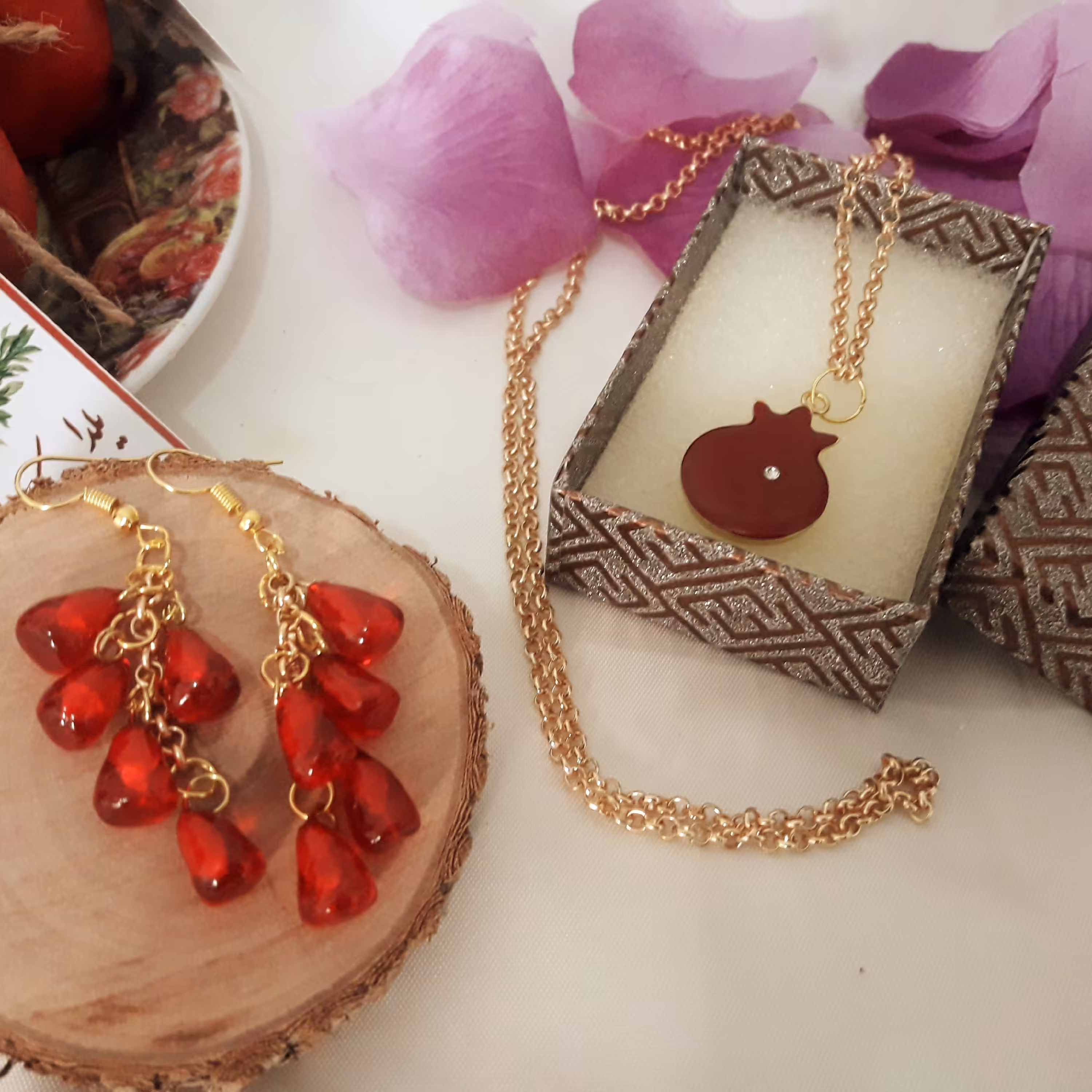 ست گوشواره و گردنبند یلدا