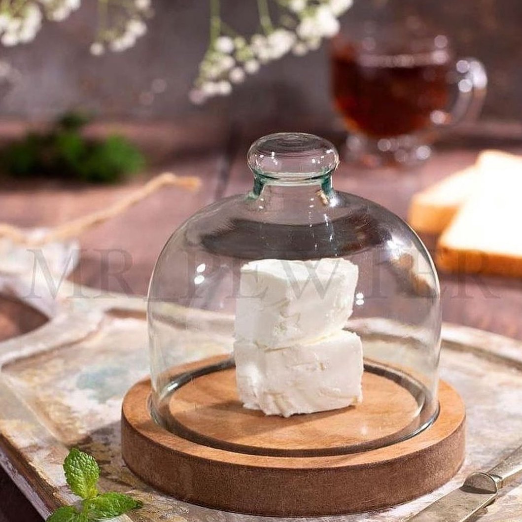 کره خوری و مینی کاپ کیک کف چوبی