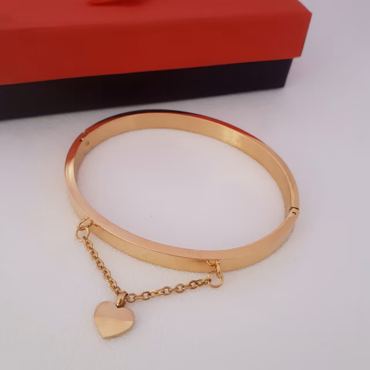 دستبند النگویی کد7501.طرح طلا. طلایی. آبکاری طلا. رنگ ثابت. ضدحساسیت