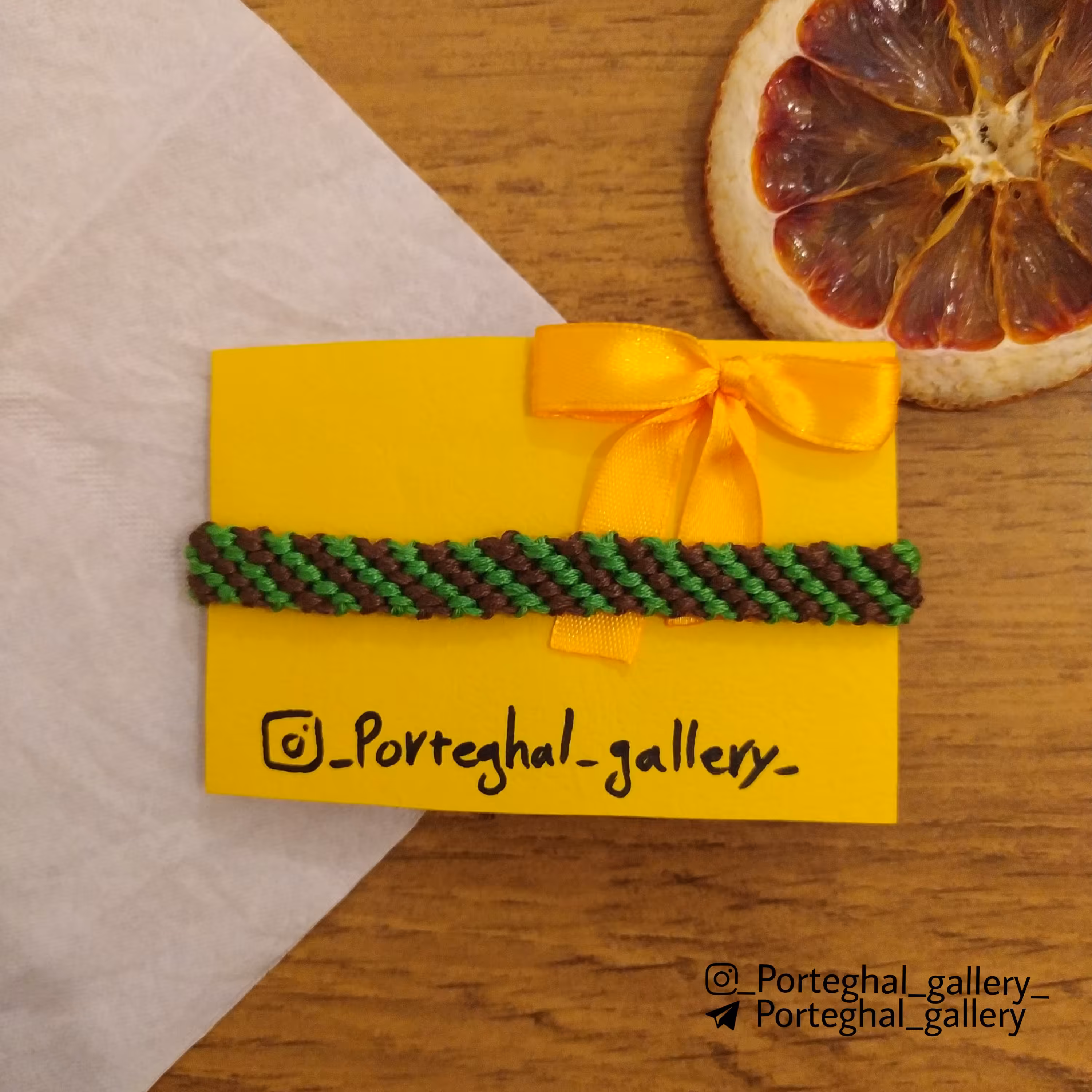 دستبند دوستی دست بافت طرح مورب کد2