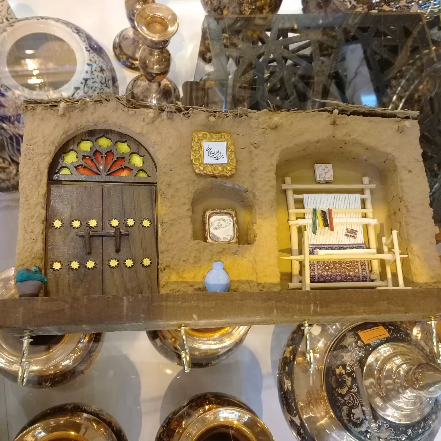 جاکلیدی ابنیه ای طرح دار قالی