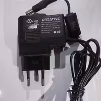 انواع و اقسام آداپتور برق با خروجی های متفاوت وآمپرهای متفاوت