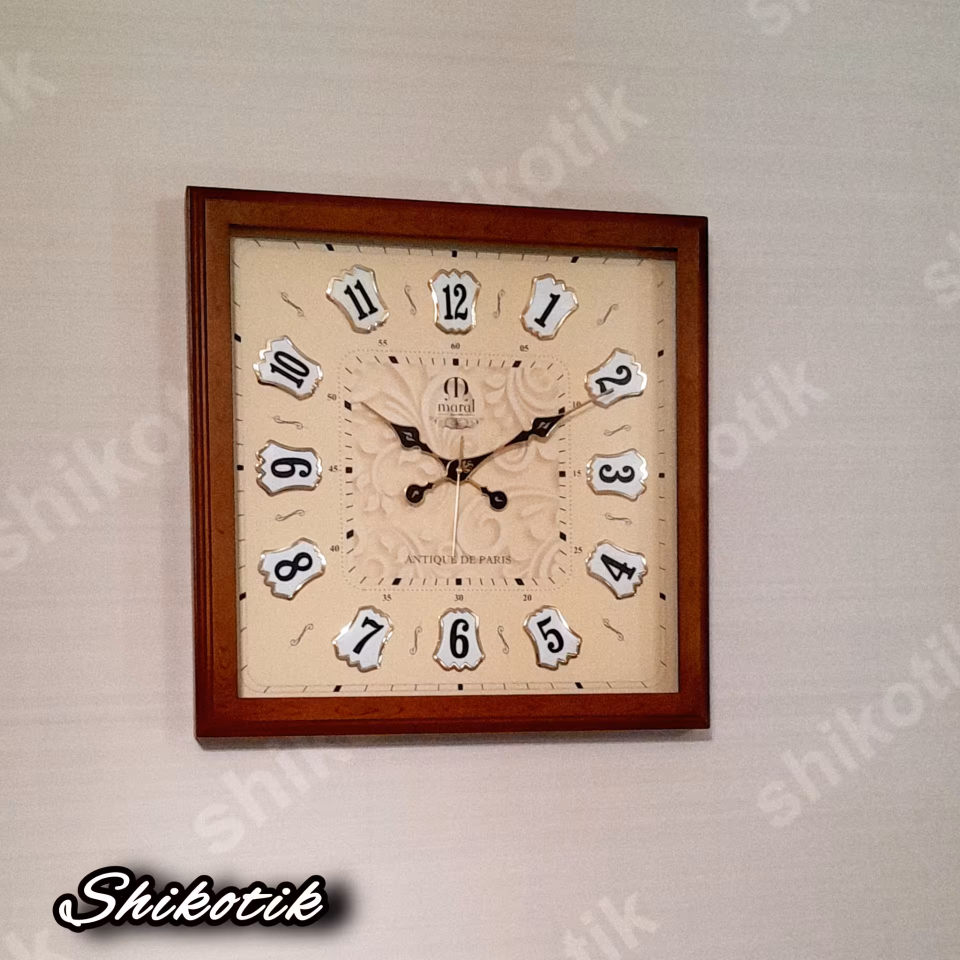 ساعت دیواری تمام چوب سنگین (روس) مارال