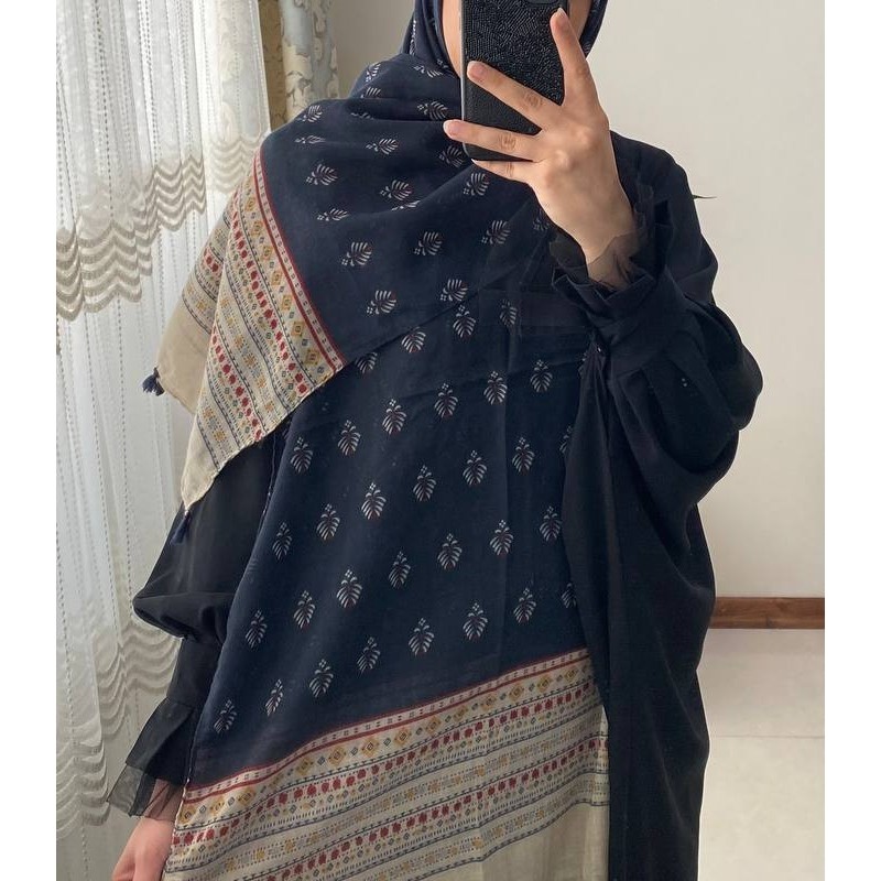 شال نخی وارداتی
قواره 180در80
دور دوخت
منگوله دار
اصلا لیز نیست
چروک نمیشه
پشت سفید نیست
خنک و سبک مناسب تابستان
ب