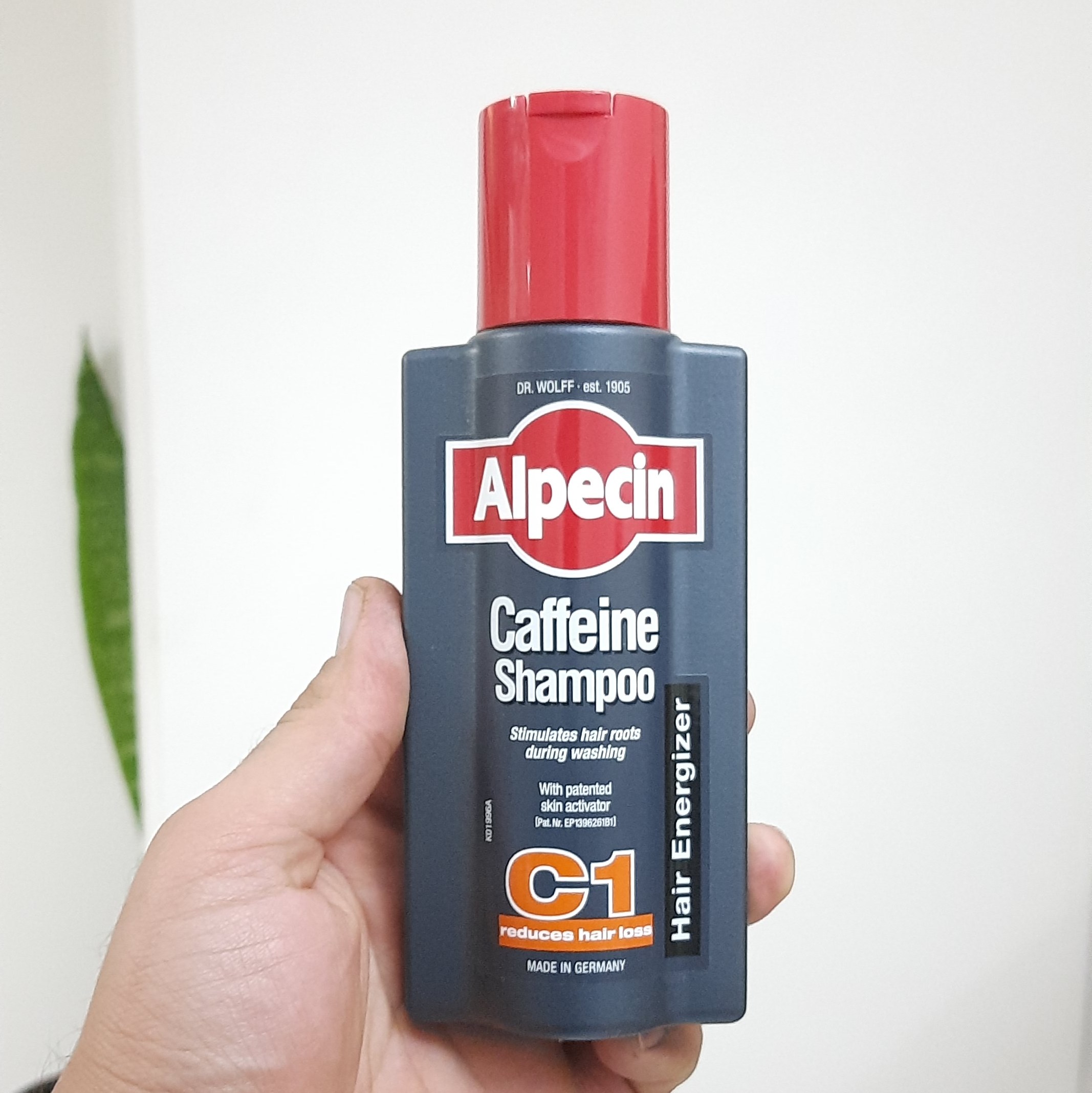 شامپو 250 میل کافئین سی وان آلپسین
Alpecin C1
