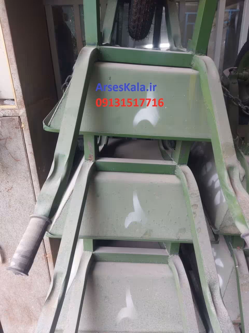 فرغون با ورق 2