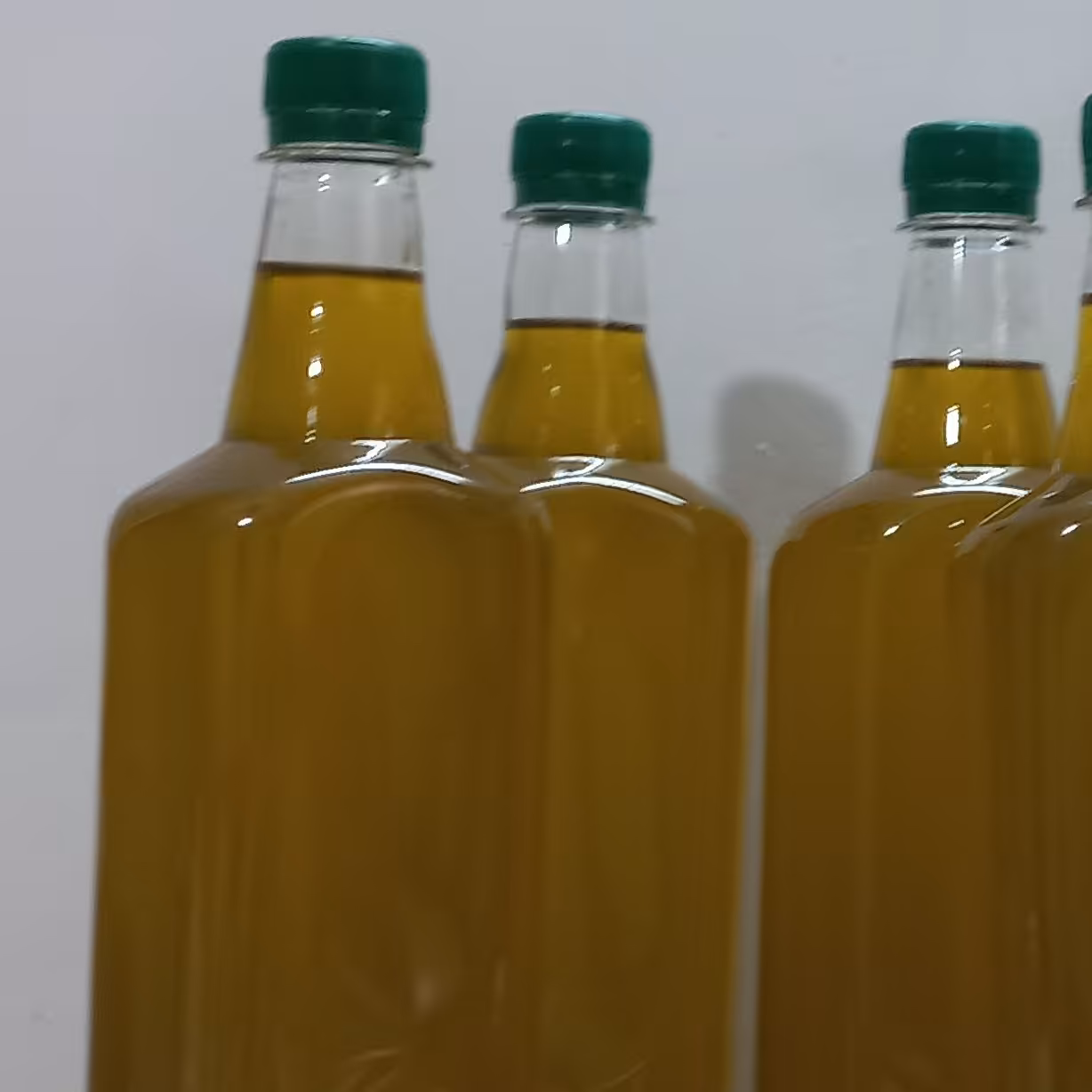 روغن زیتون فرابکر 1401  نیم لیتری بوی میوه ای سبز