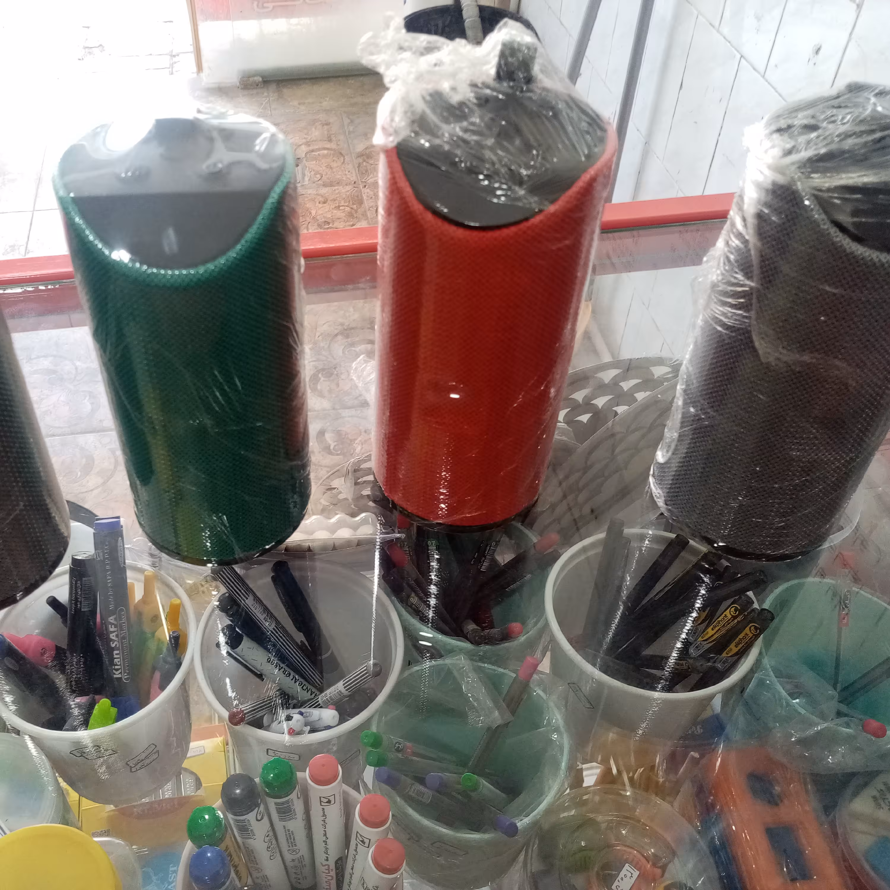 اسپیکر بلوتوثی، رم خور، فلش خور، کیفیت صدا عالی رنگ های طوسی قرمز سبز موجود است