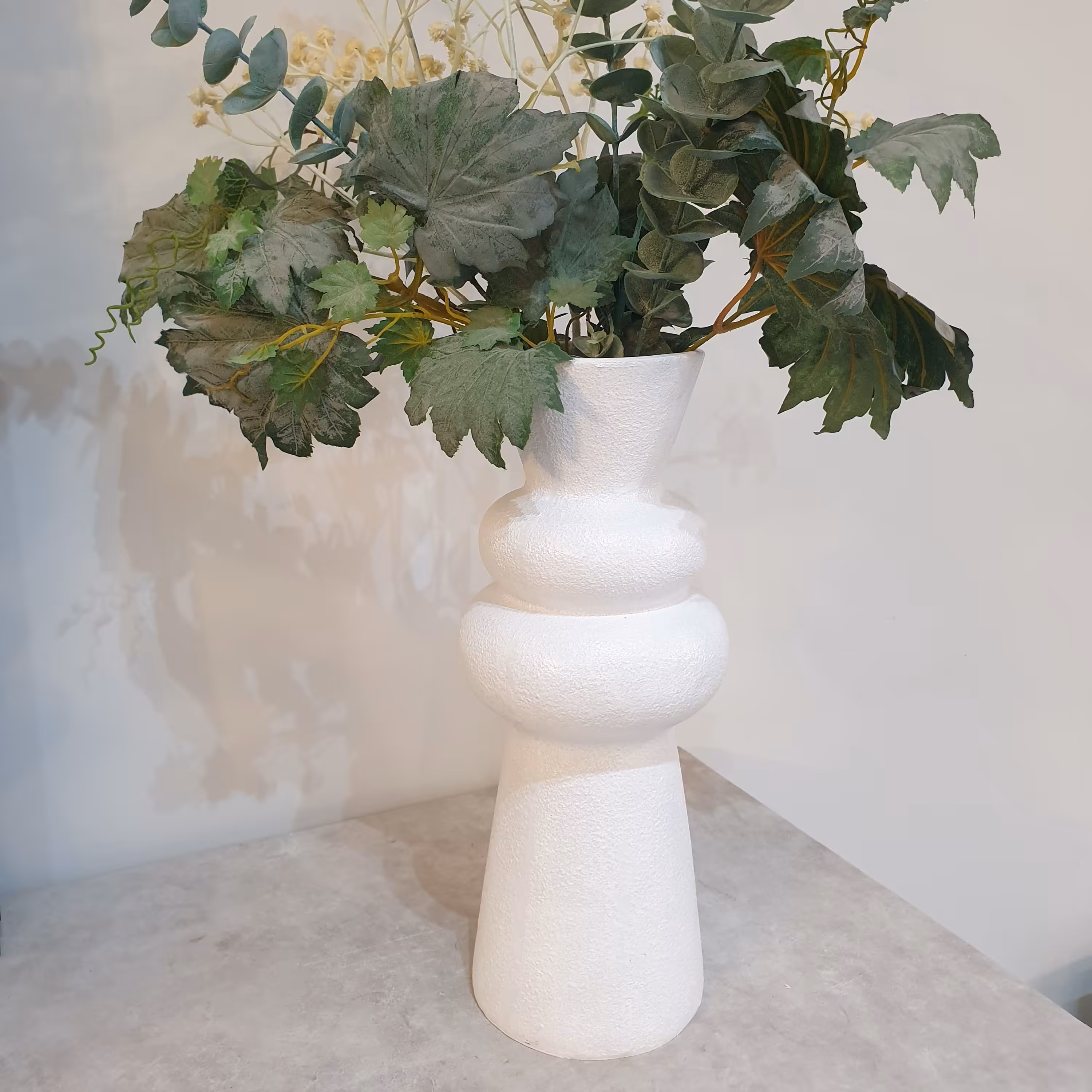 گلدان ایکیا جنس پلی استر  ارتفاع33 سانت   به هر رنگ قابل سفارش است