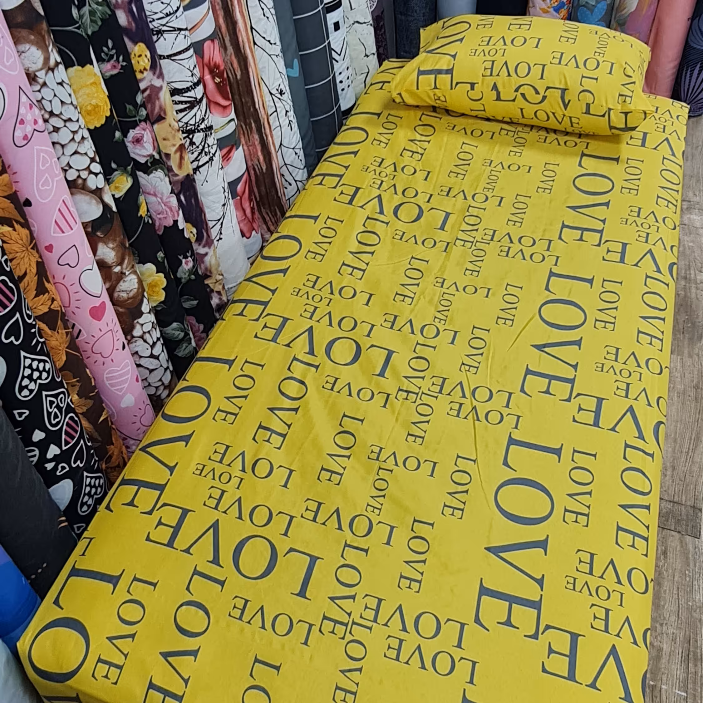 روتختی نیم ست ملحفه کشدار خوشخواب تکنفره دوتکه طرح لاو زرد 