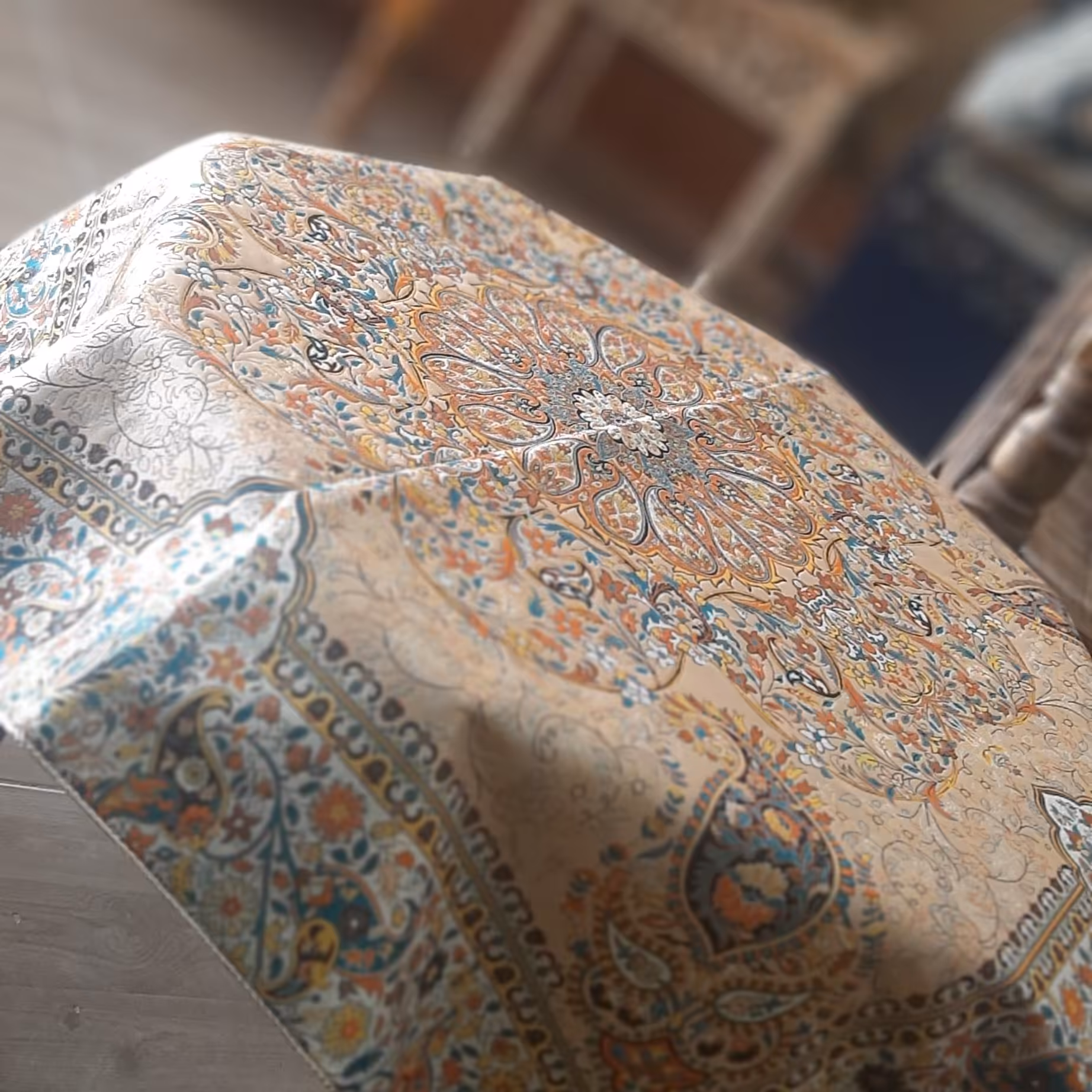 رومیزی یک در یک مربعی کرمی ترمه طرح افشار