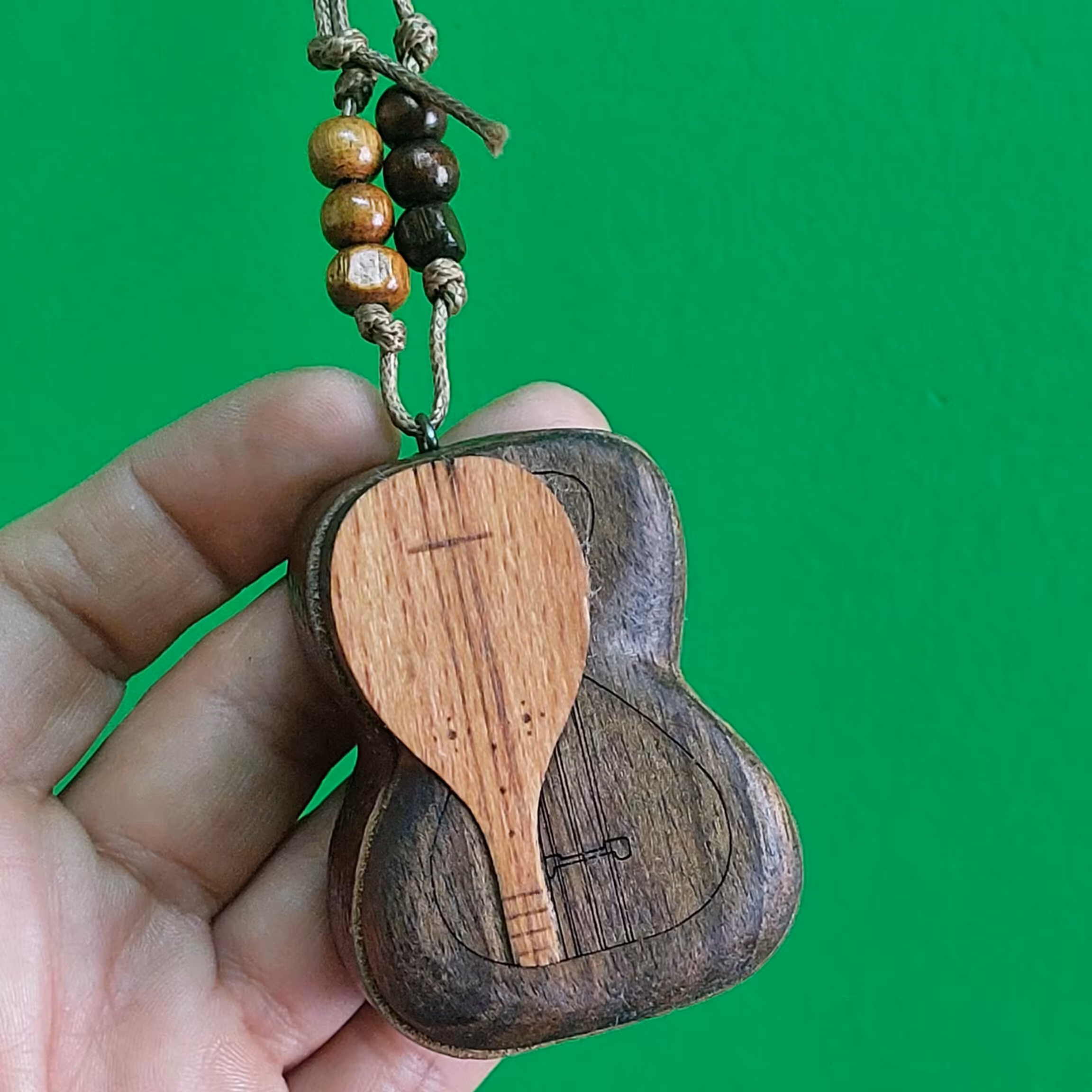 جعبه مضراب تار و سه تار  گردنبند