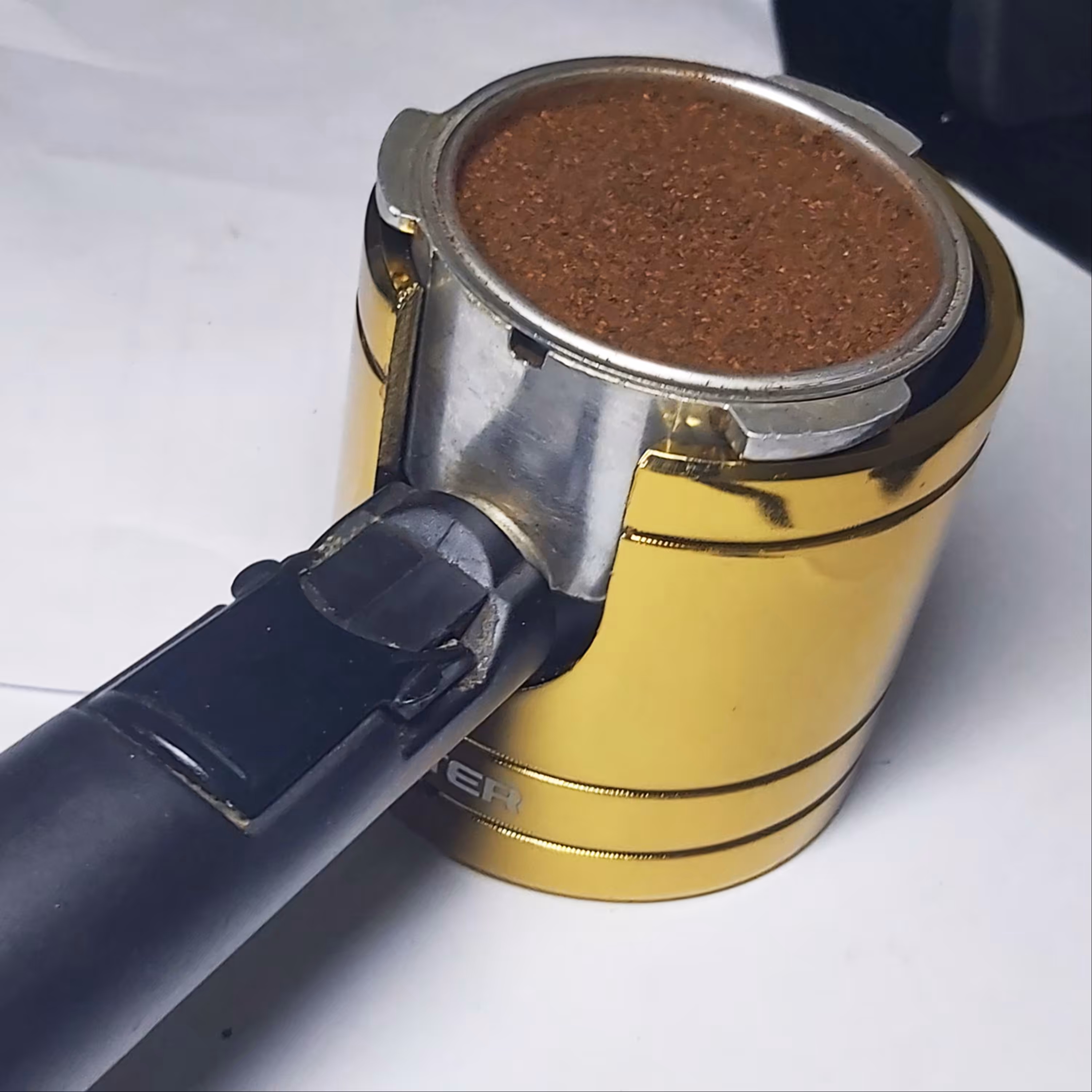 استند پرتافیلتر گتر طلایی سایز 51 با طراحی ویژه