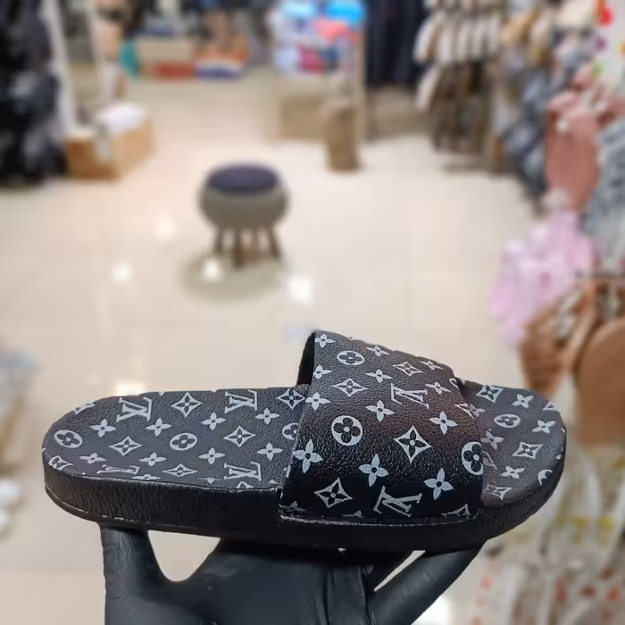 دمپایی روفرشی طرح LV  زیره eva (زیره نرم )