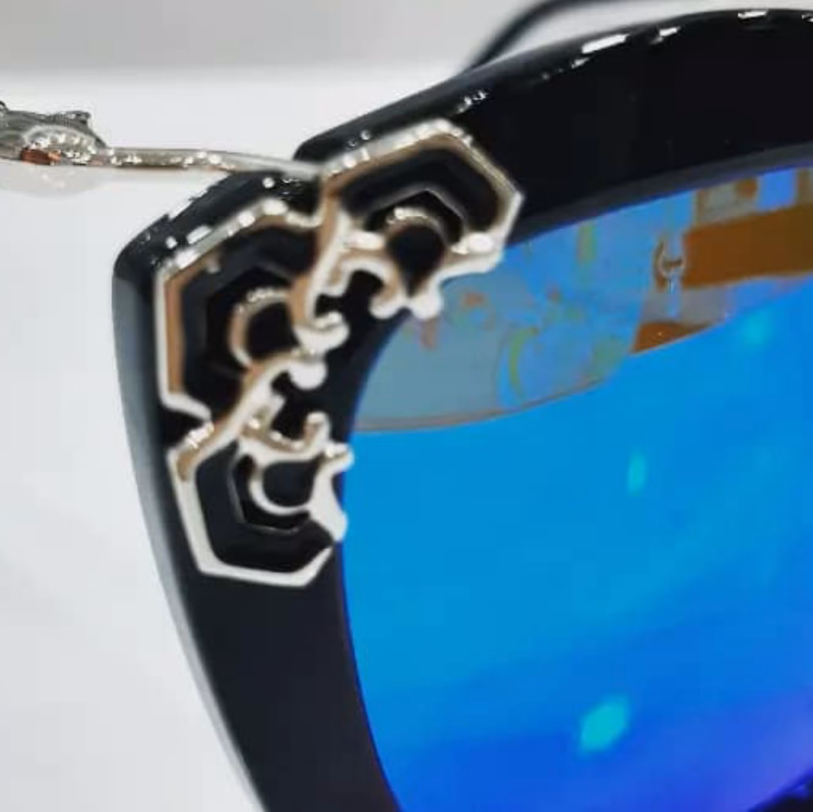 عینک یک عدد بخر دو عدد اشانتیون