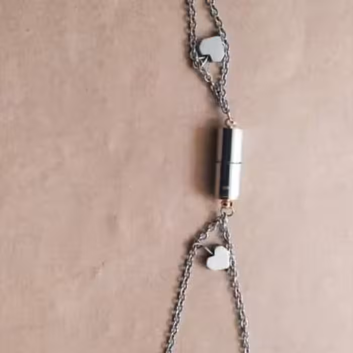 دستبند مگنتی(موجودی مگنت گرد)
دستبند عشق
دستبند رنگ ثابت
ست عشق