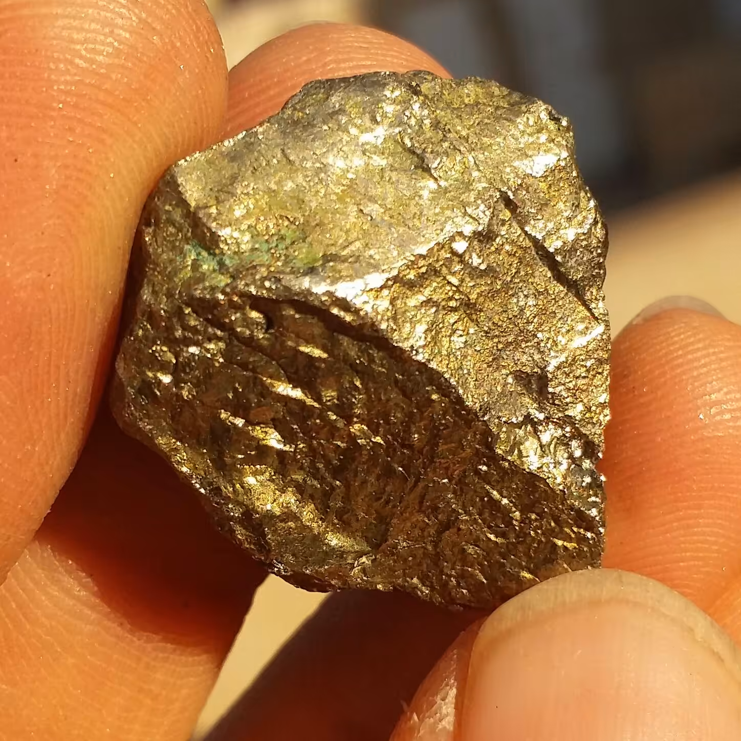 سنگ راف حبه شده پیریت طلایی ملقب به سنگ طلا 100 در 100 طبیعی شاهکار خلقت
بی نظیییییییییییر
کد 8909