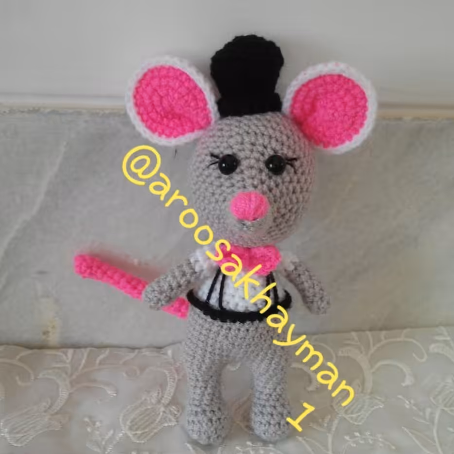 عروسک بافتنی موش با کلاس
