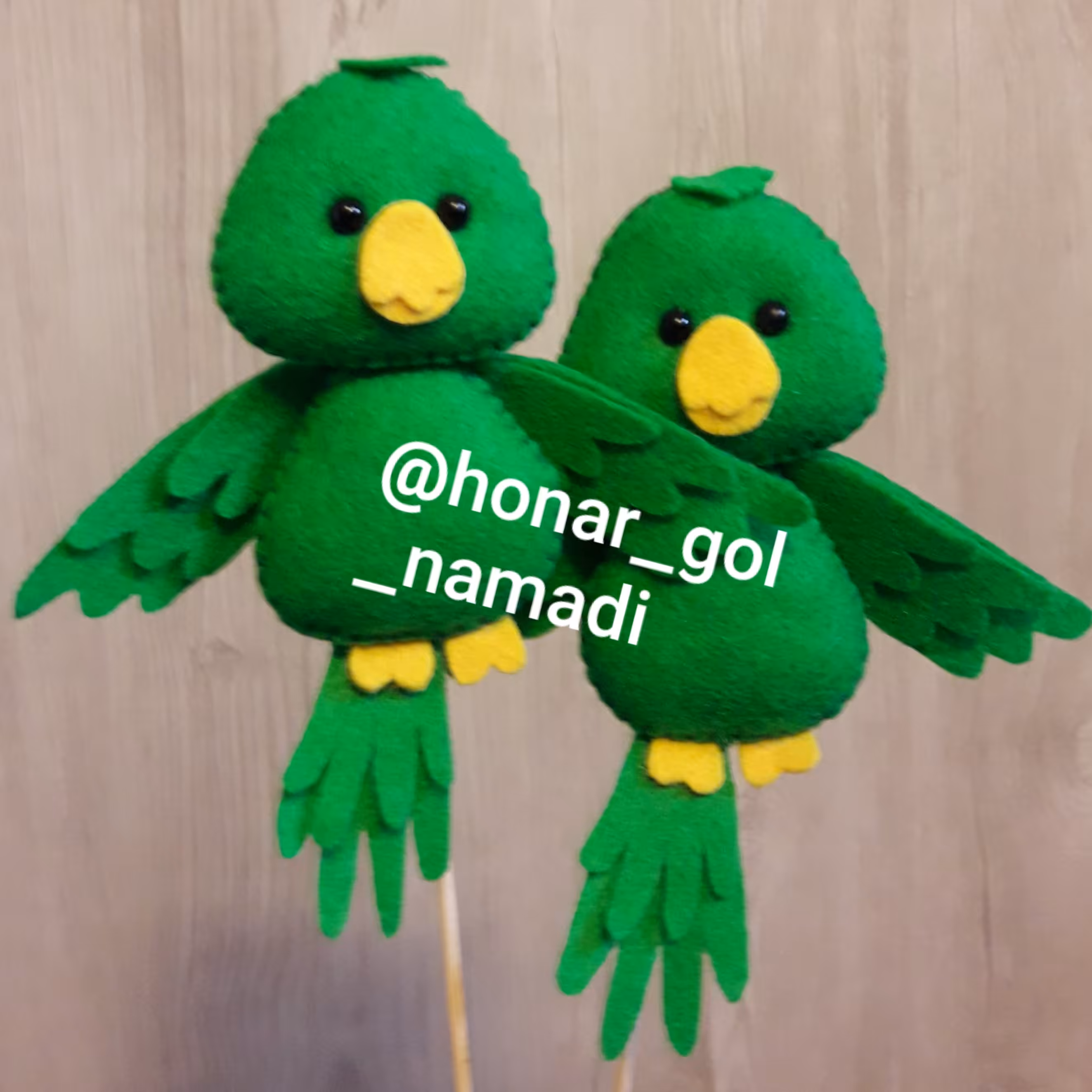 عروسک اسباب بازی طوطی نمدی    1 عدد