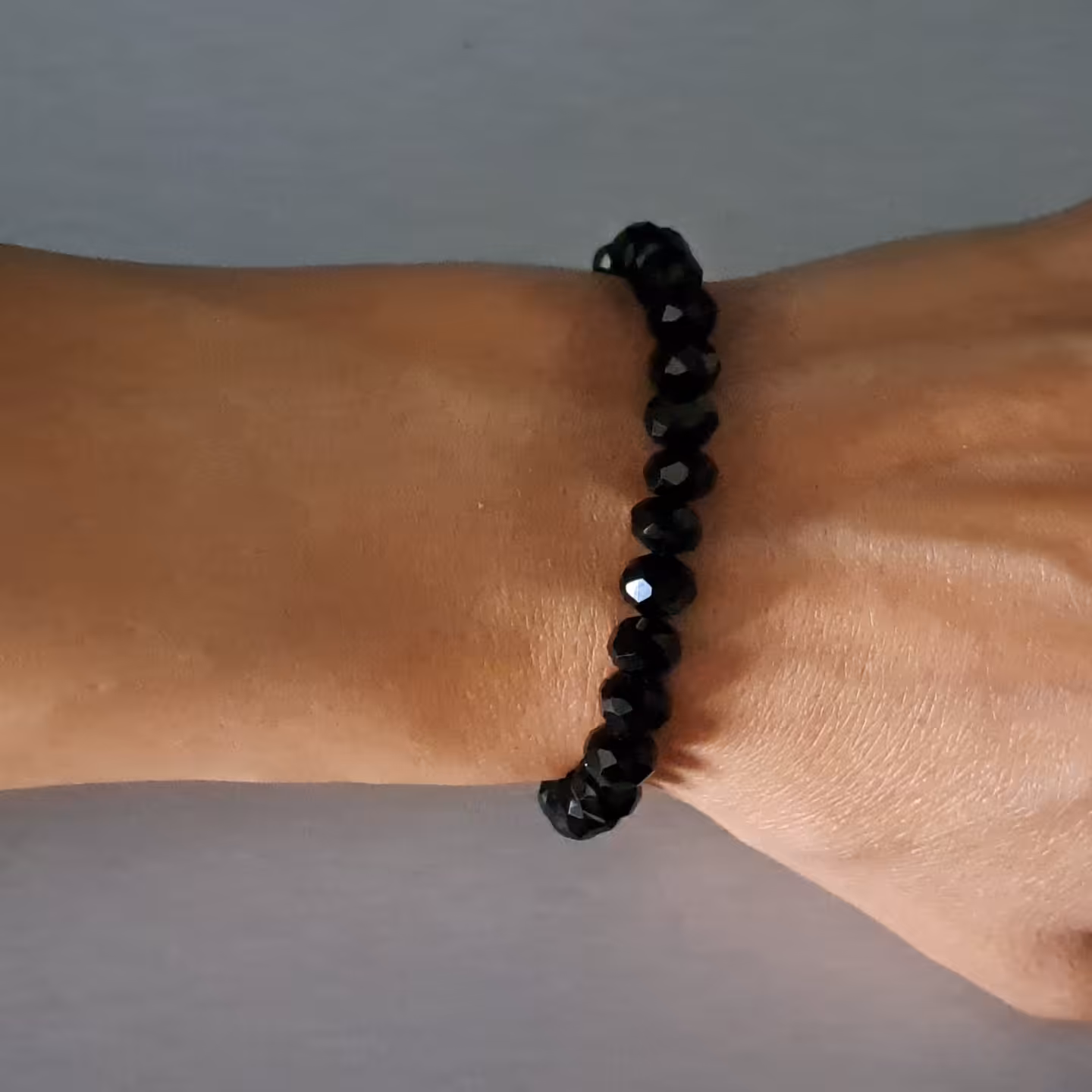 دسبند سیاه با مهره های سایز بزرگ 